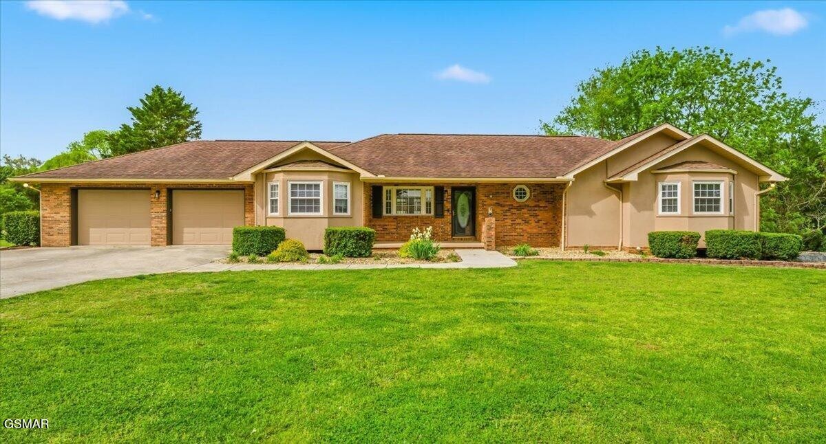 209 Lavista Drive Property Photo 1