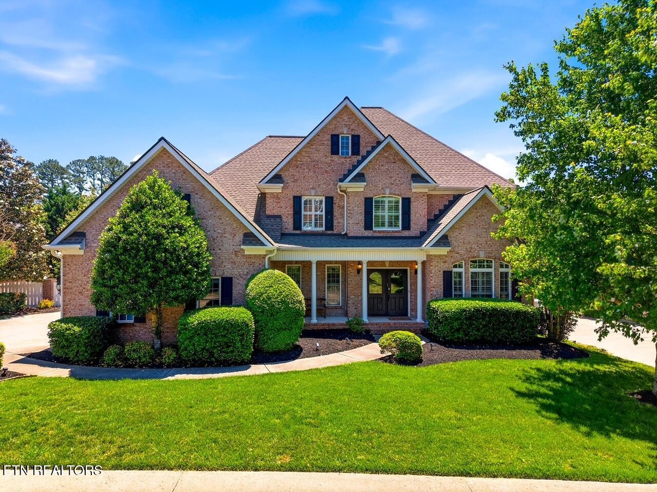 9648 Valley Woods Lane Property Photo 1