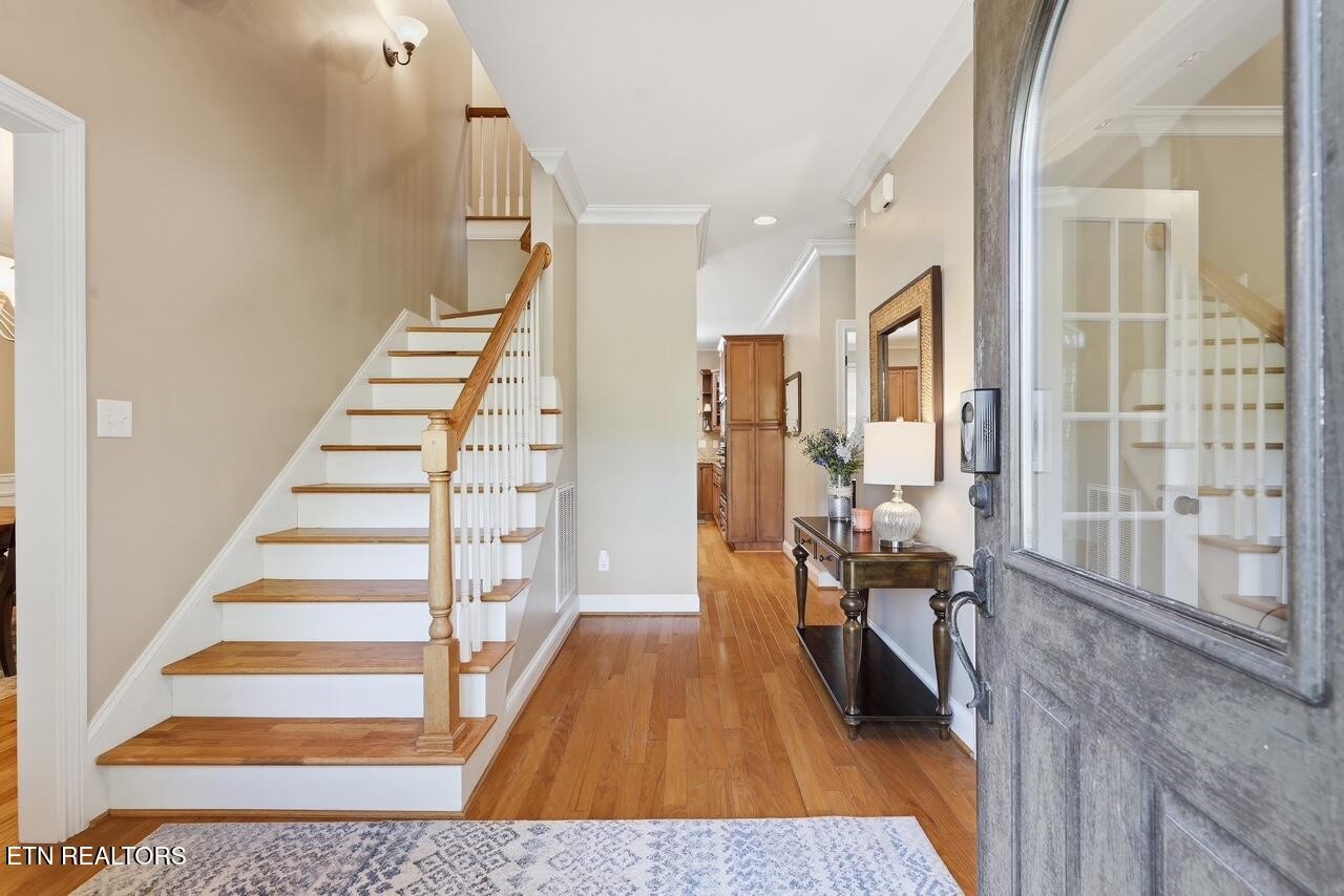9648 Valley Woods Lane Property Photo 14