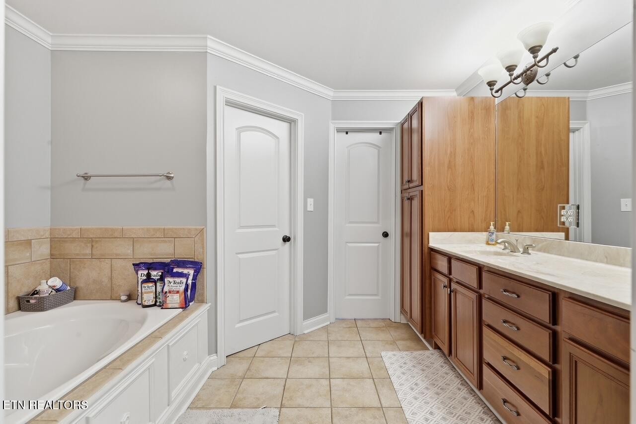 9648 Valley Woods Lane Property Photo 31
