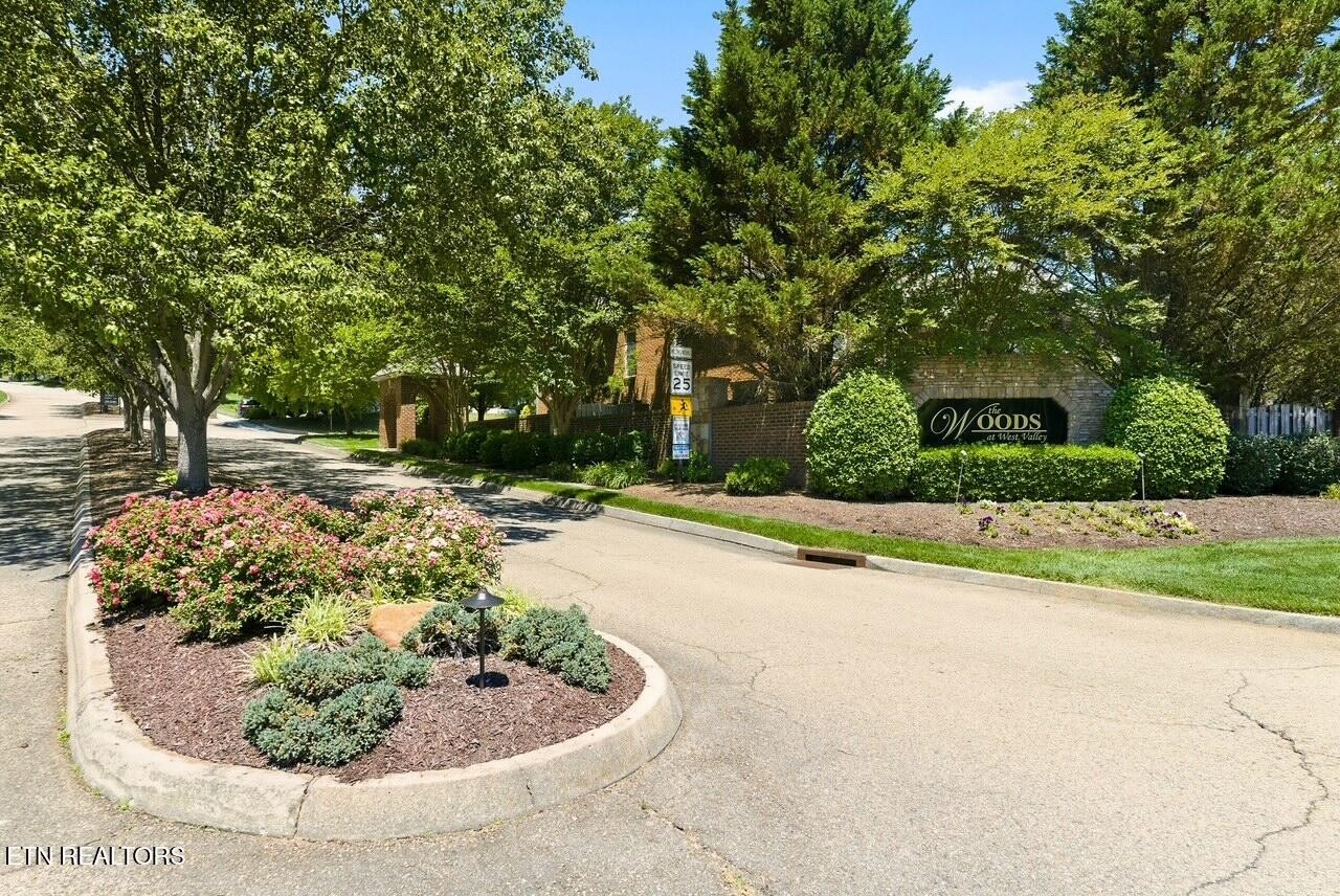 9648 Valley Woods Lane Property Photo 45