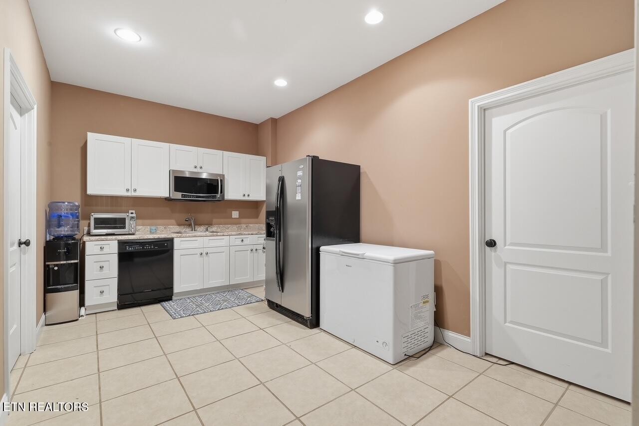 9648 Valley Woods Lane Property Photo 46