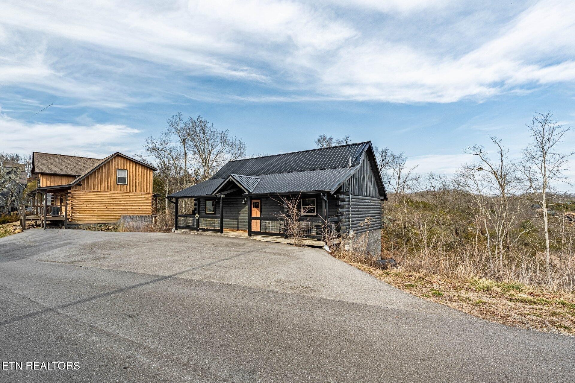 2104 Eagle Feather Drive Property Photo 4