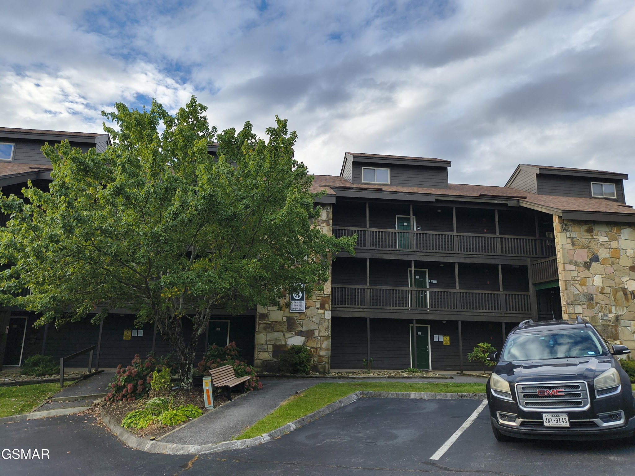 1380 Ski View Drive Property Photo 1