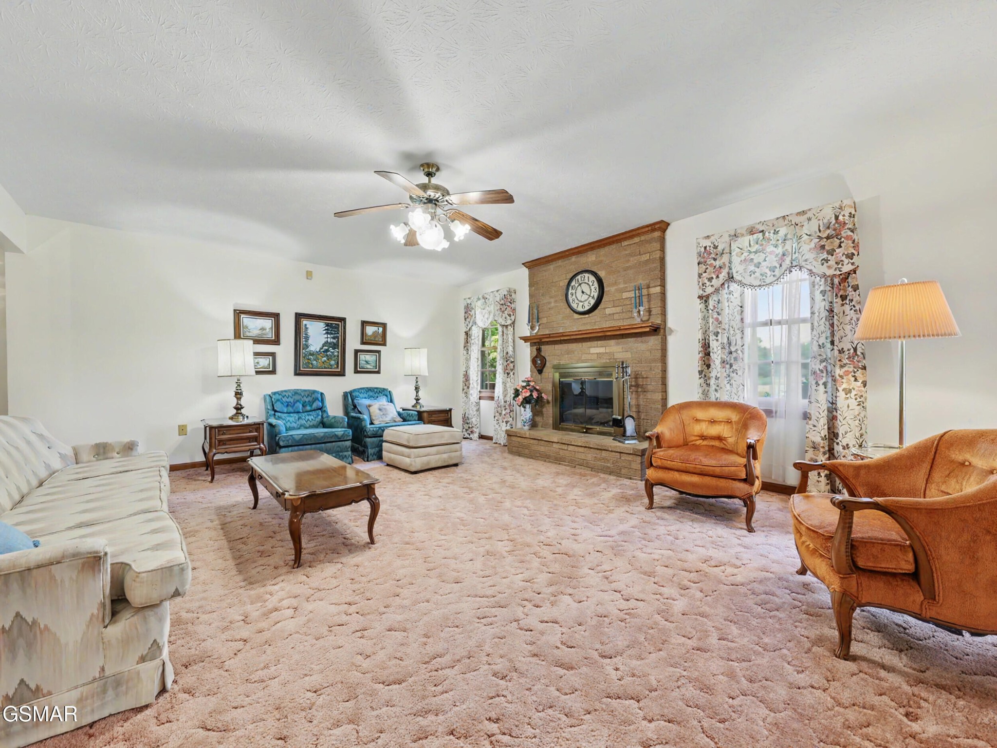 377 Thomas Loop Road Property Photo 5