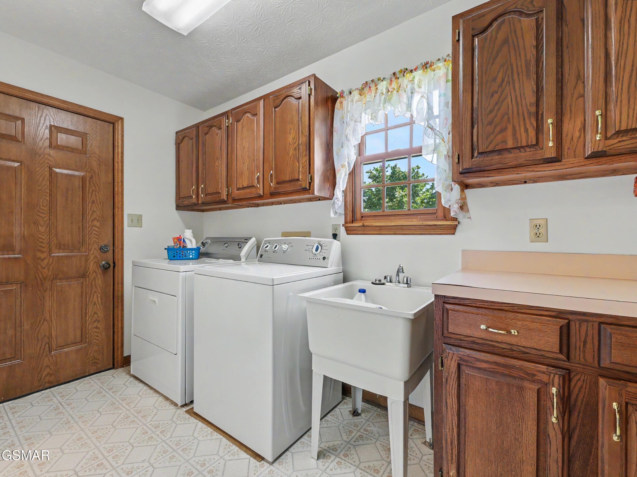 377 Thomas Loop Road Property Photo 26
