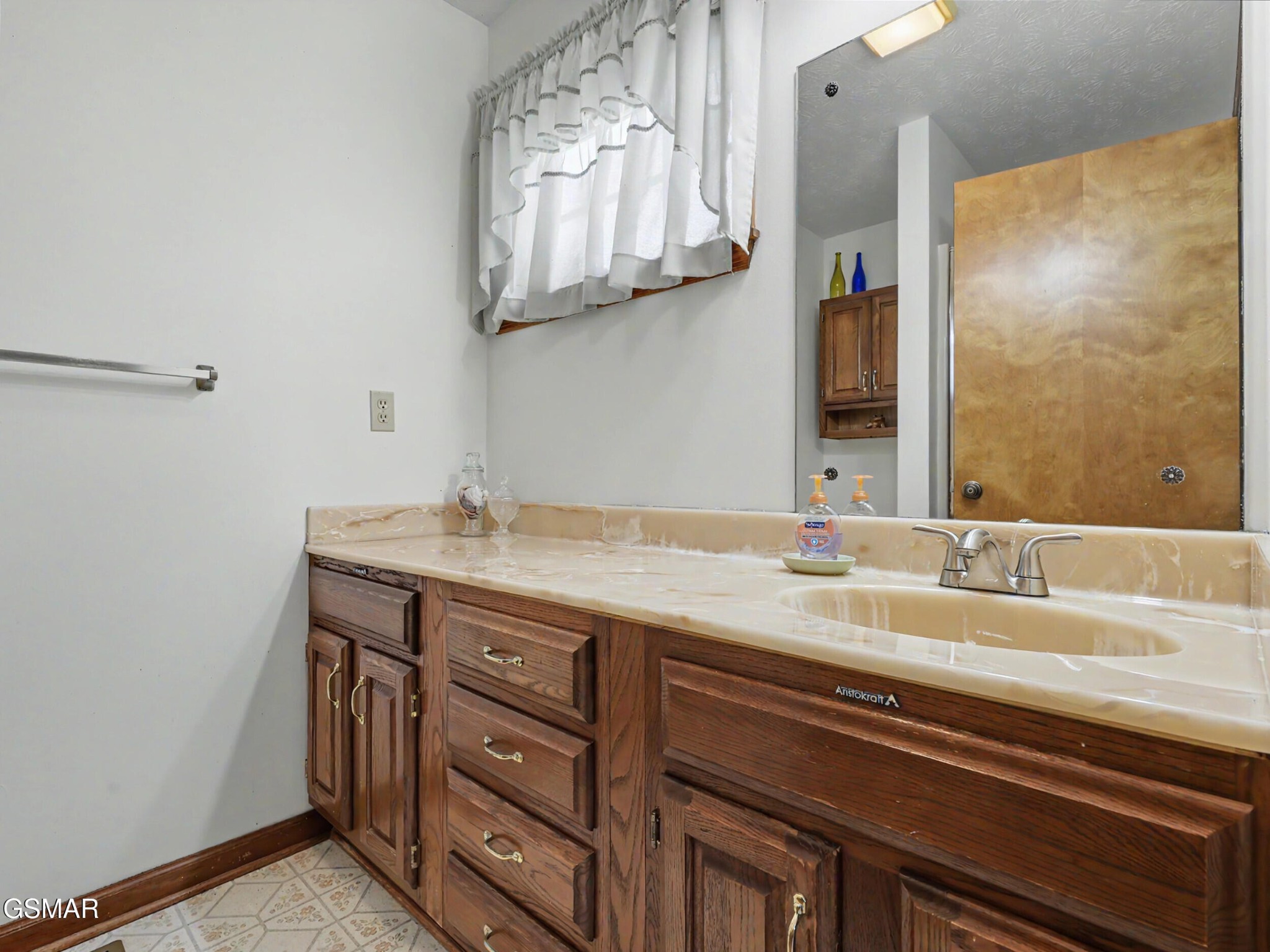 377 Thomas Loop Road Property Photo 27