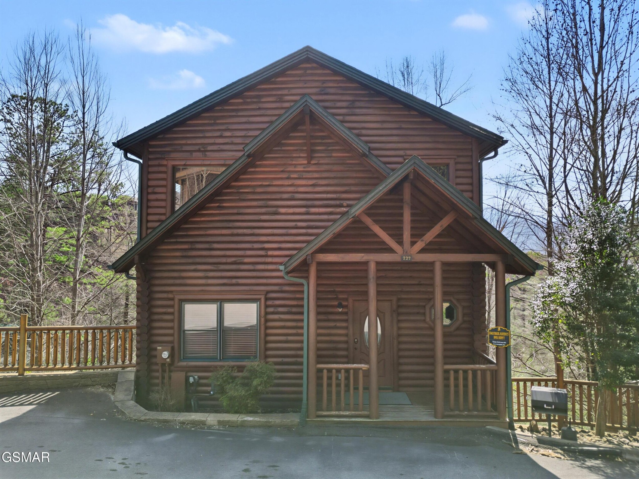 727 Mountain Stream Way Property Photo 2