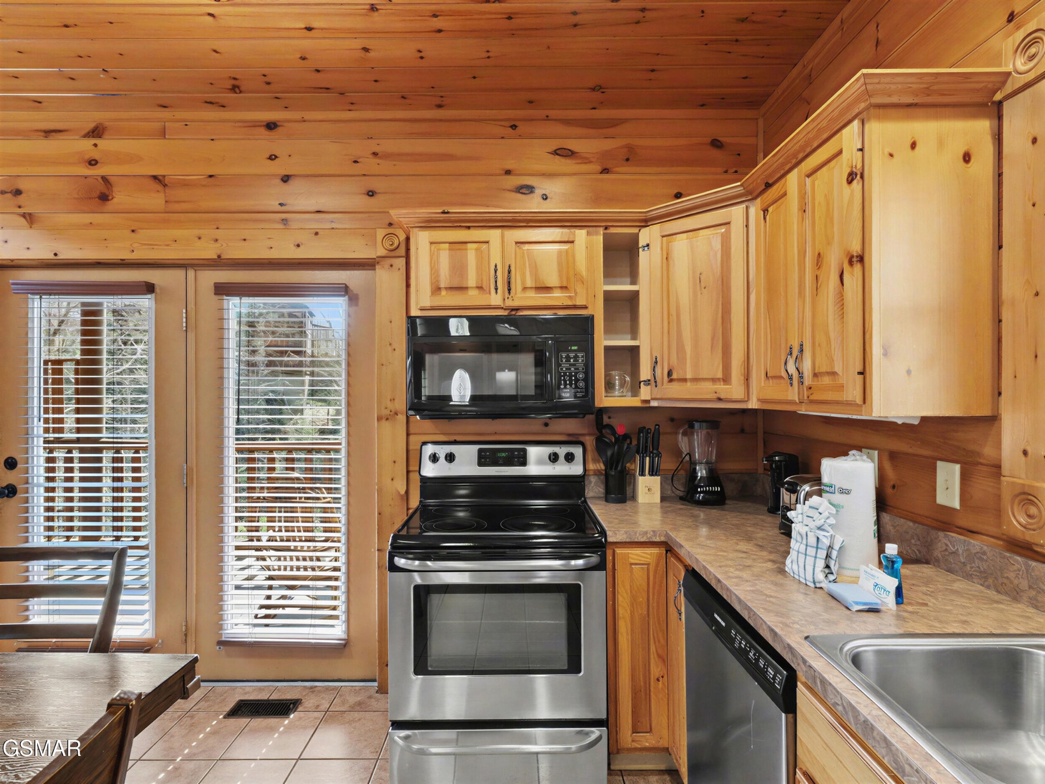 727 Mountain Stream Way Property Photo 5