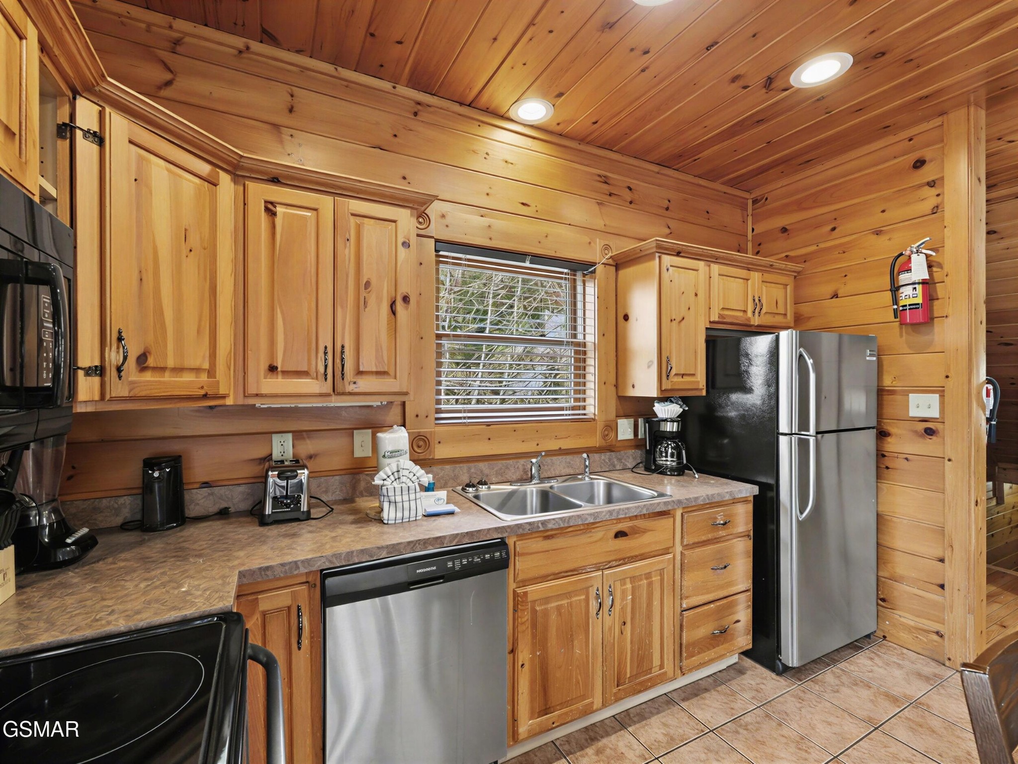 727 Mountain Stream Way Property Photo 8