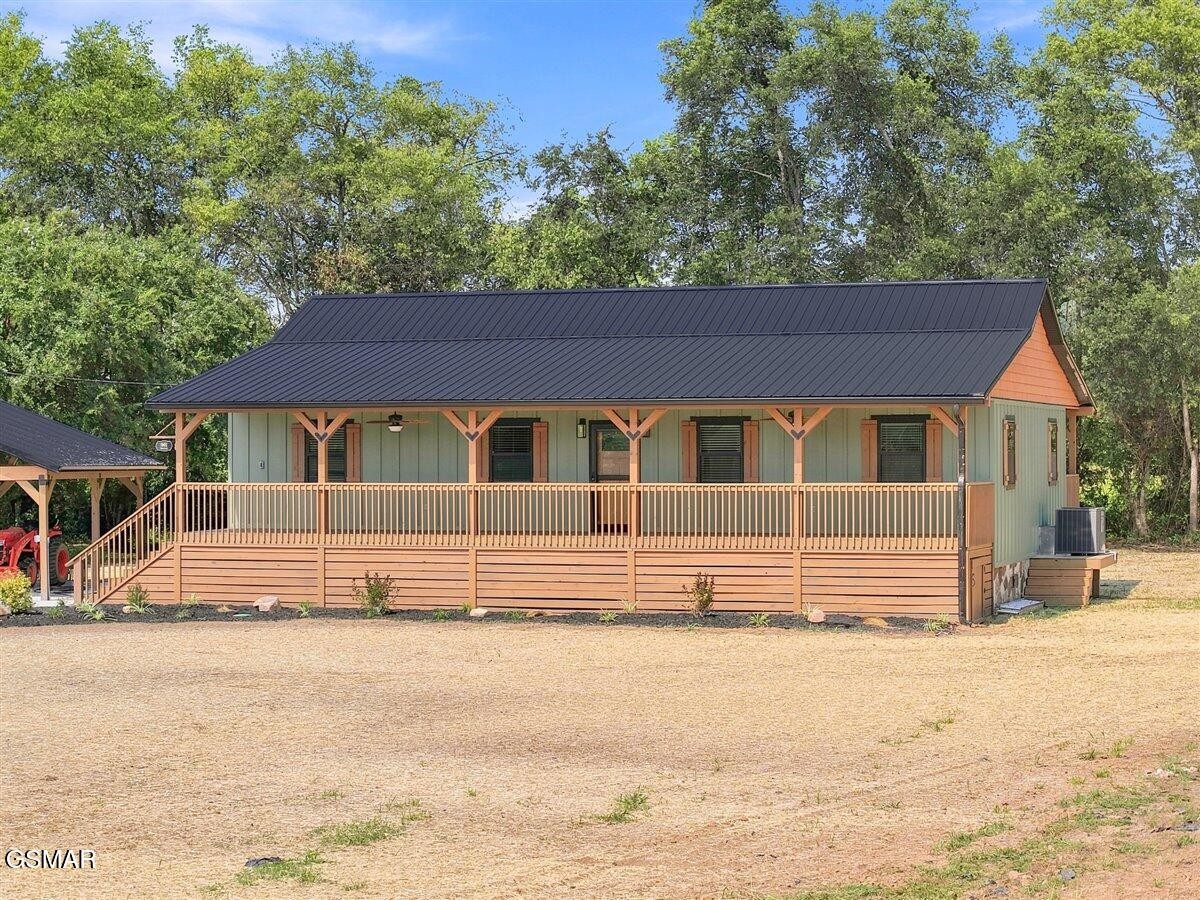 901 Nibor Way Property Photo 3
