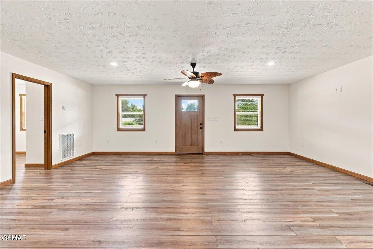 901 Nibor Way Property Photo 16