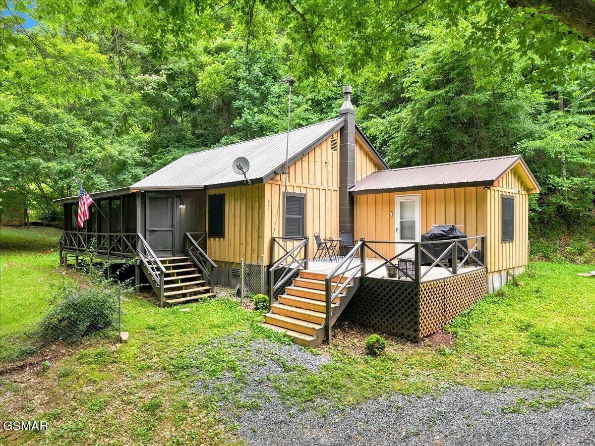 888 Baysinger Road Property Photo 1