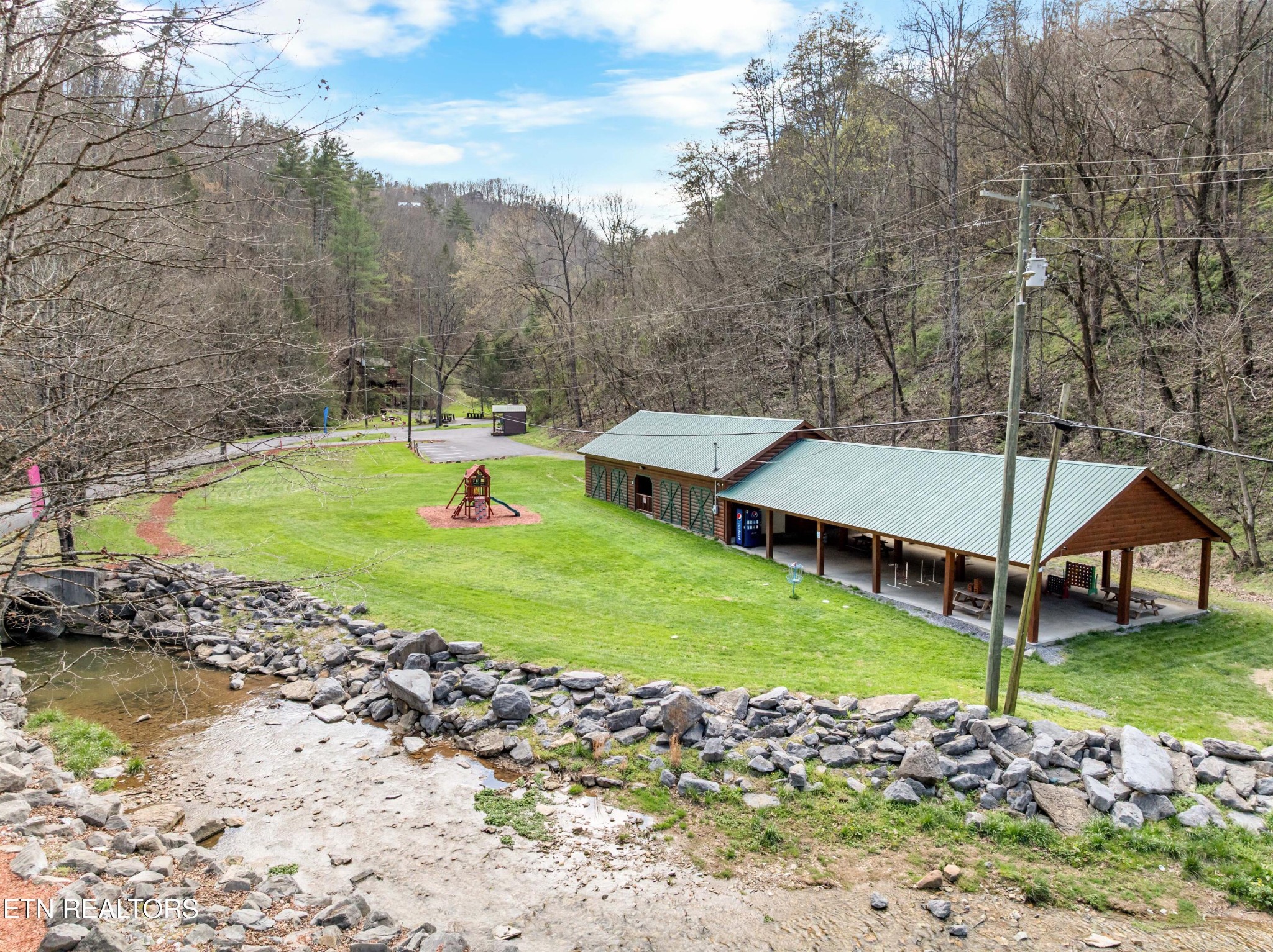 2509 Sunset Drive Property Photo 5