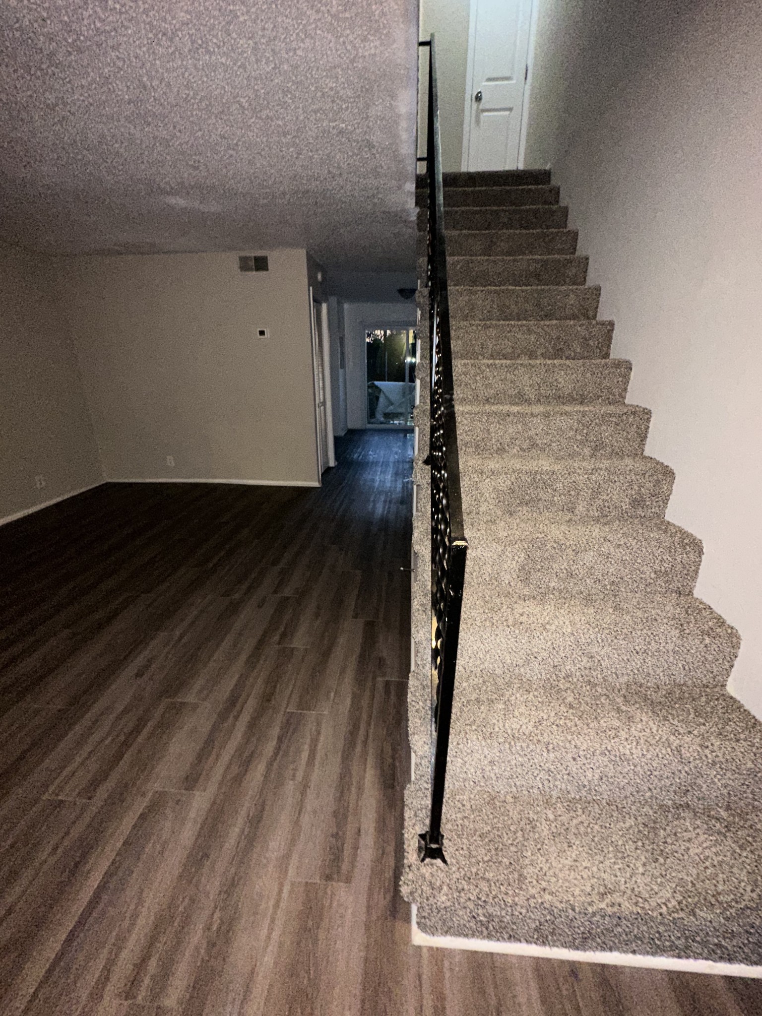 1057 Harold Dr Property Photo 3
