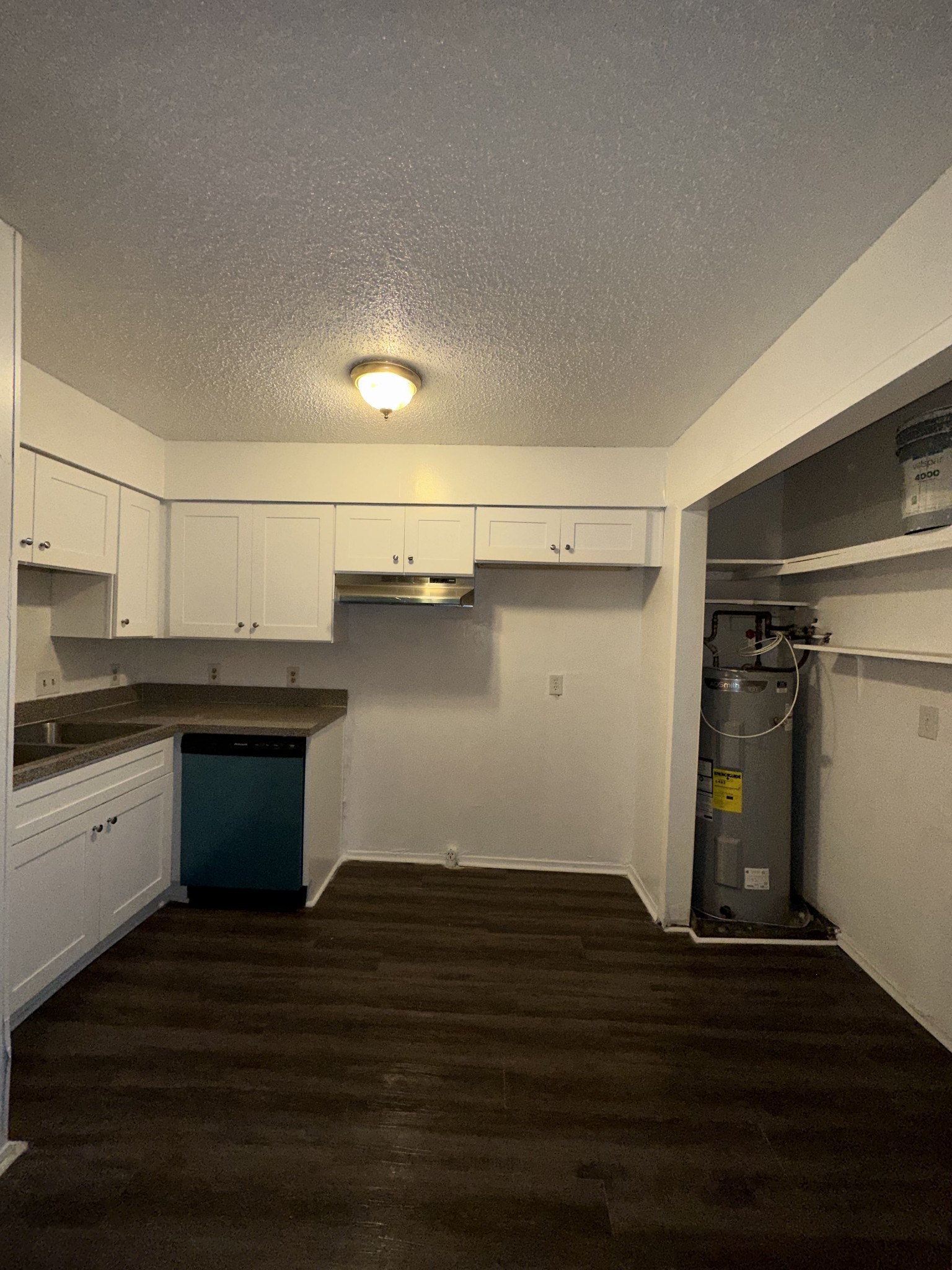 1057 Harold Dr Property Photo 5