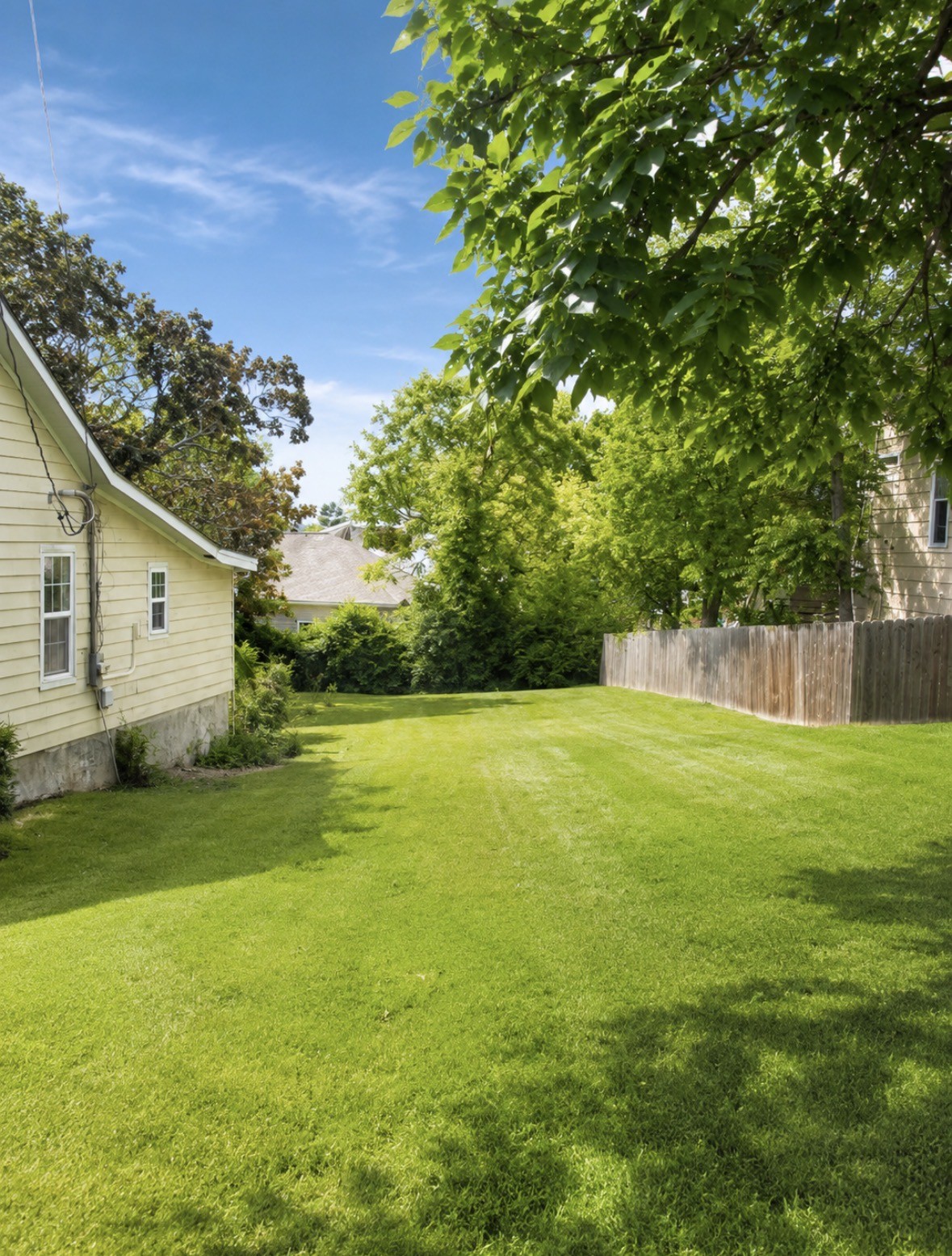 2324 Batavia St Property Photo 1