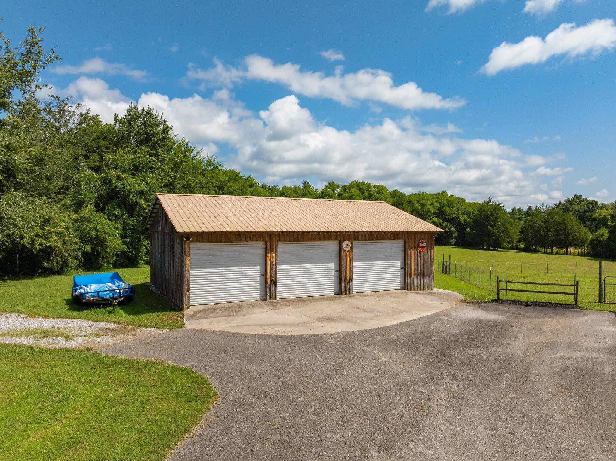 558 Bonds Road Property Photo 3