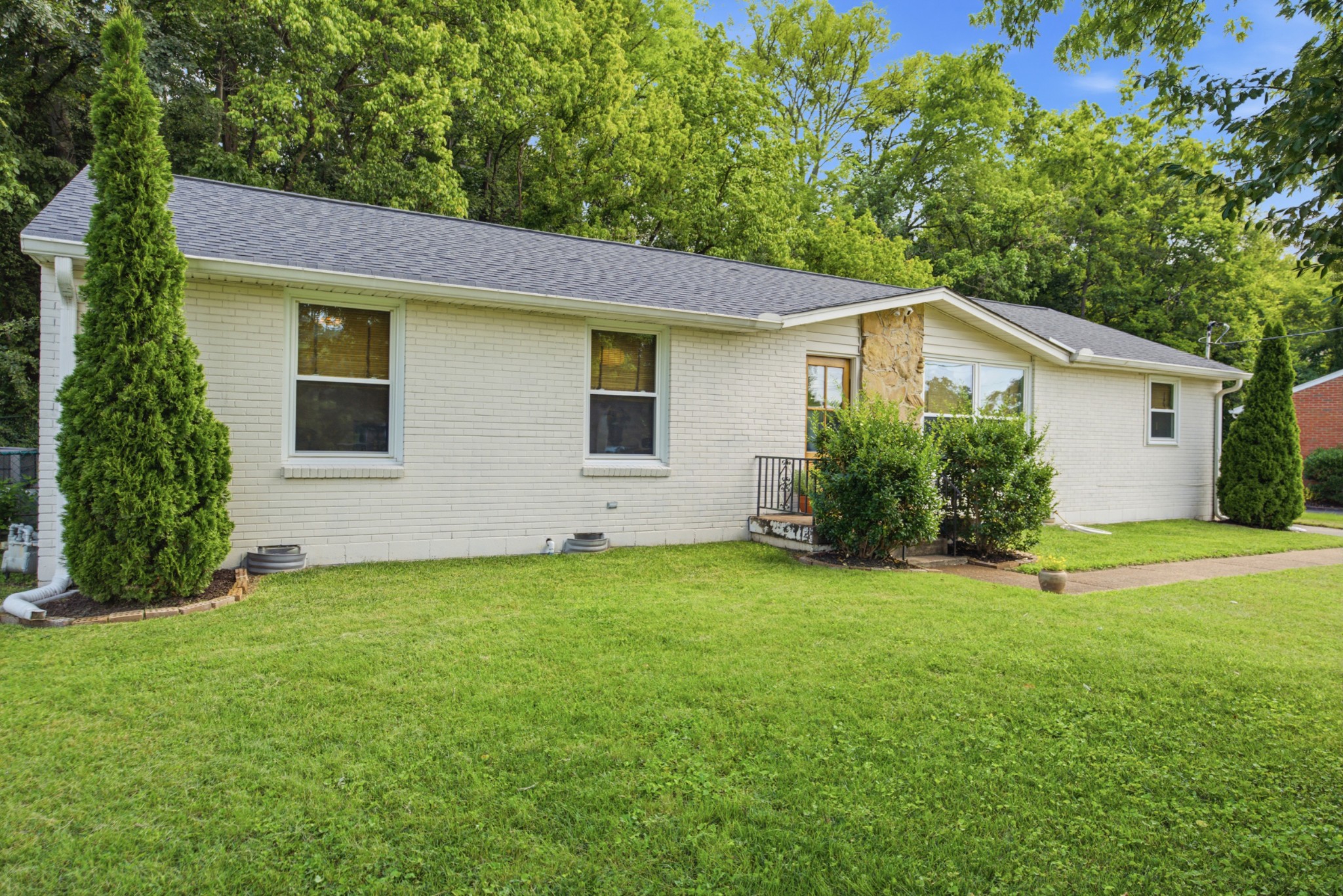 204 Overcrest Ct Property Photo 1