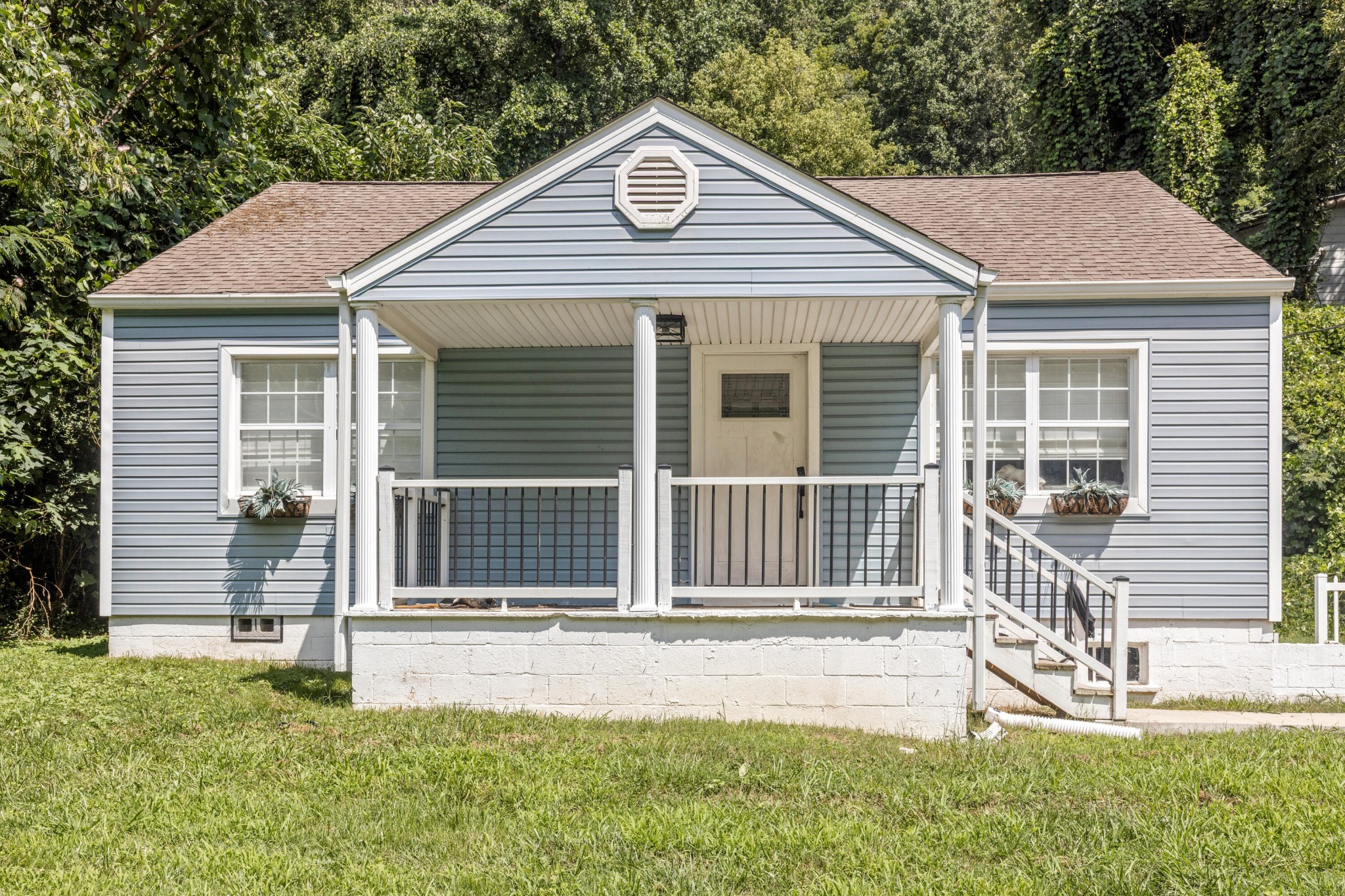 632 W Tri County Boulevard Property Photo 1