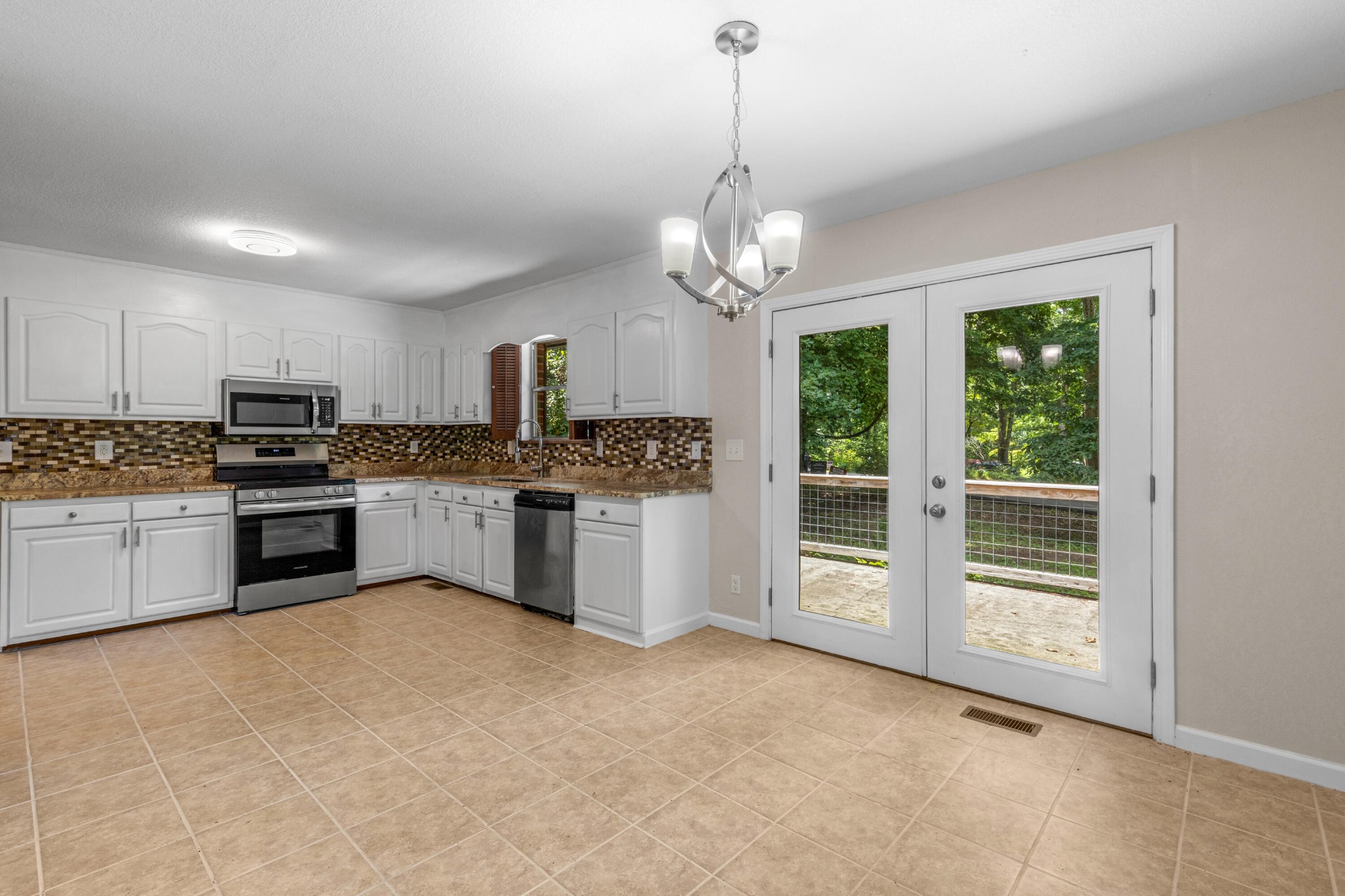1534 Mcilvaine Drive Property Photo 14