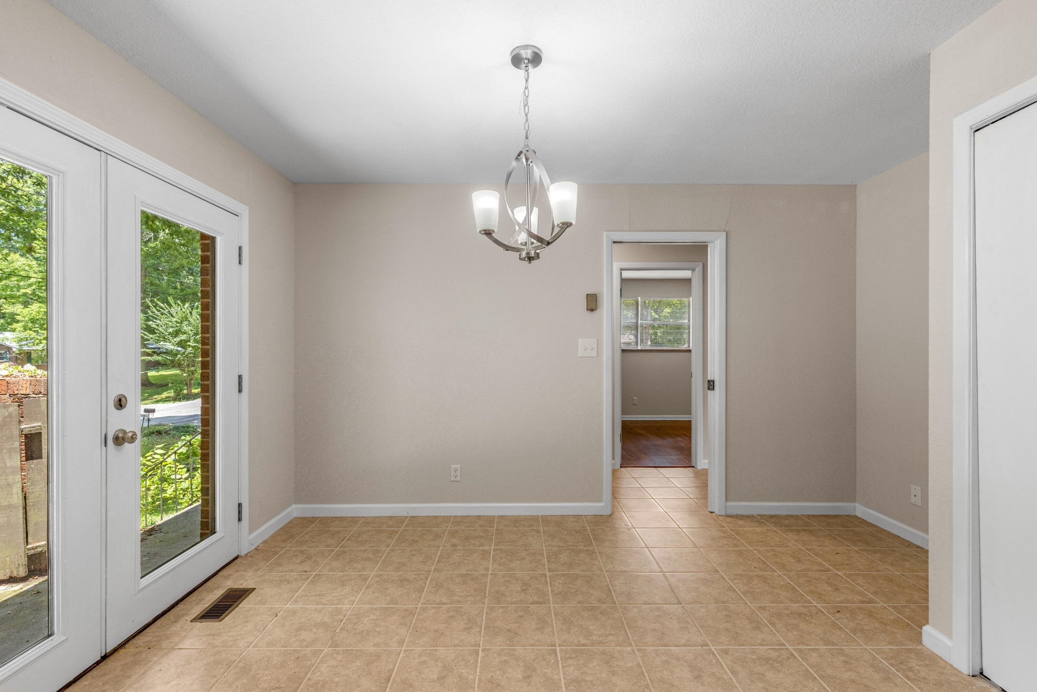 1534 Mcilvaine Drive Property Photo 16