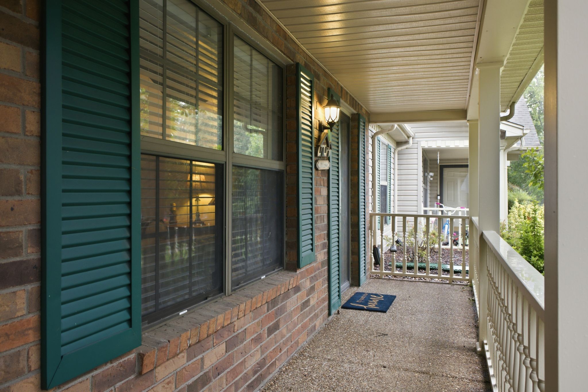 525 Upsall Dr Property Photo 3