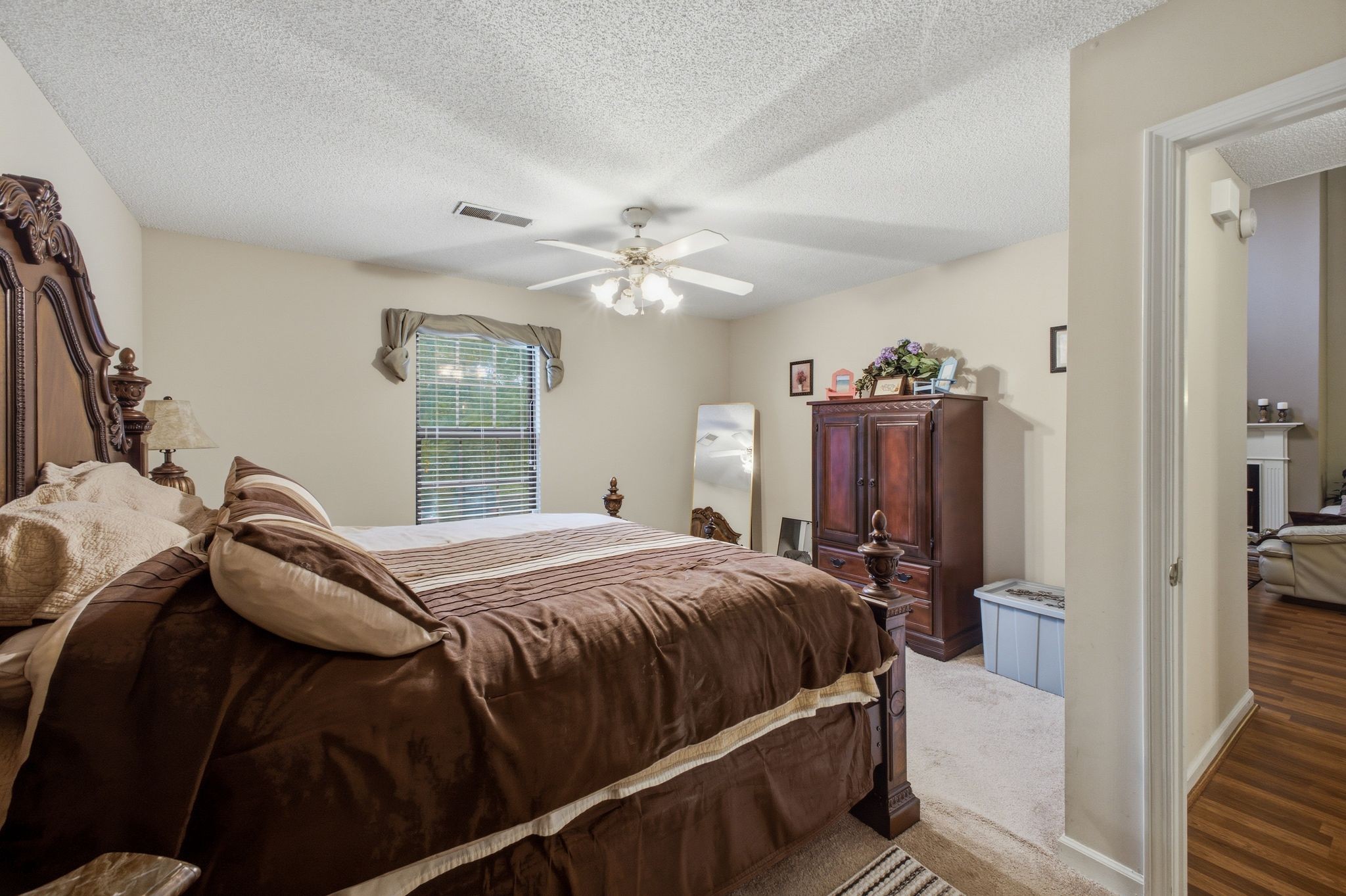 525 Upsall Dr Property Photo 18