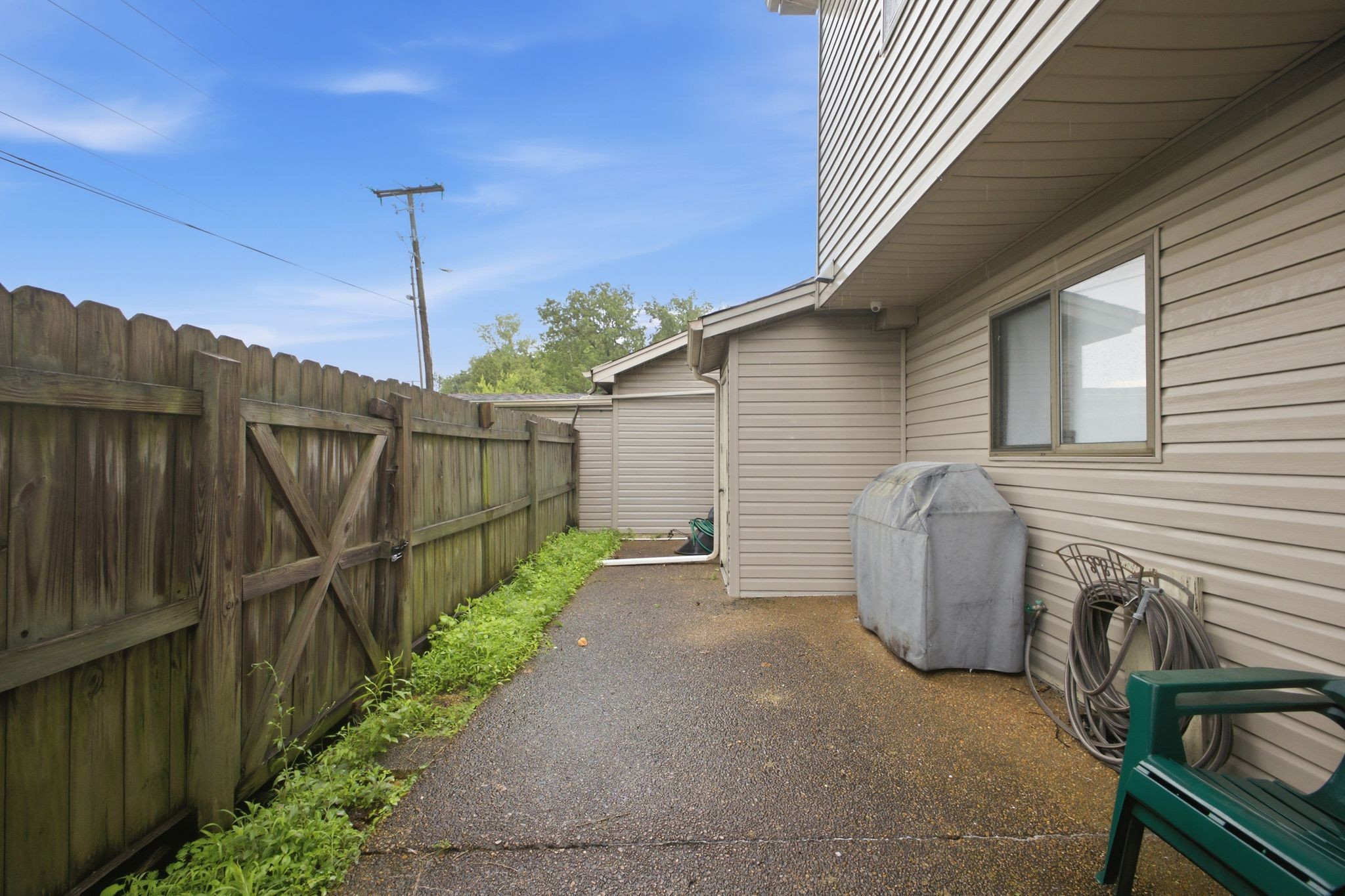 525 Upsall Dr Property Photo 32