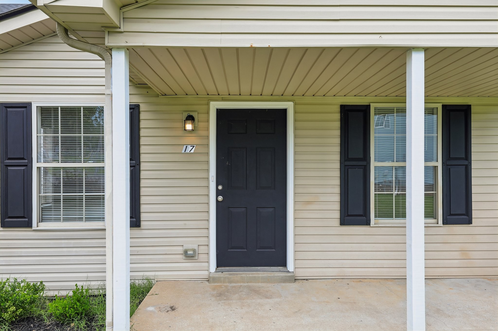 2607 Landrum Ct Property Photo 5