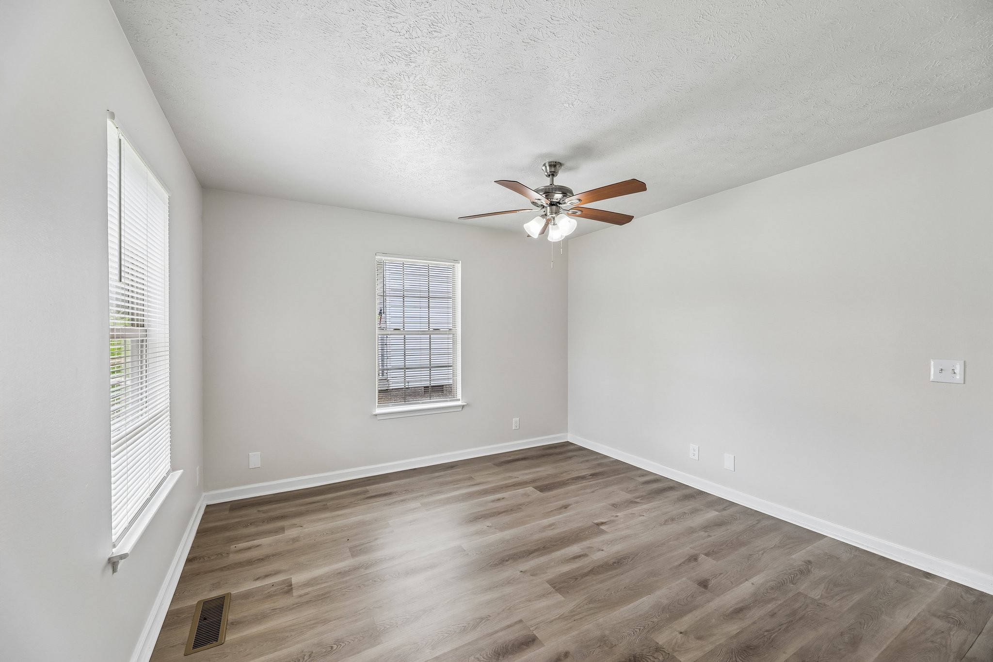2607 Landrum Ct Property Photo 7