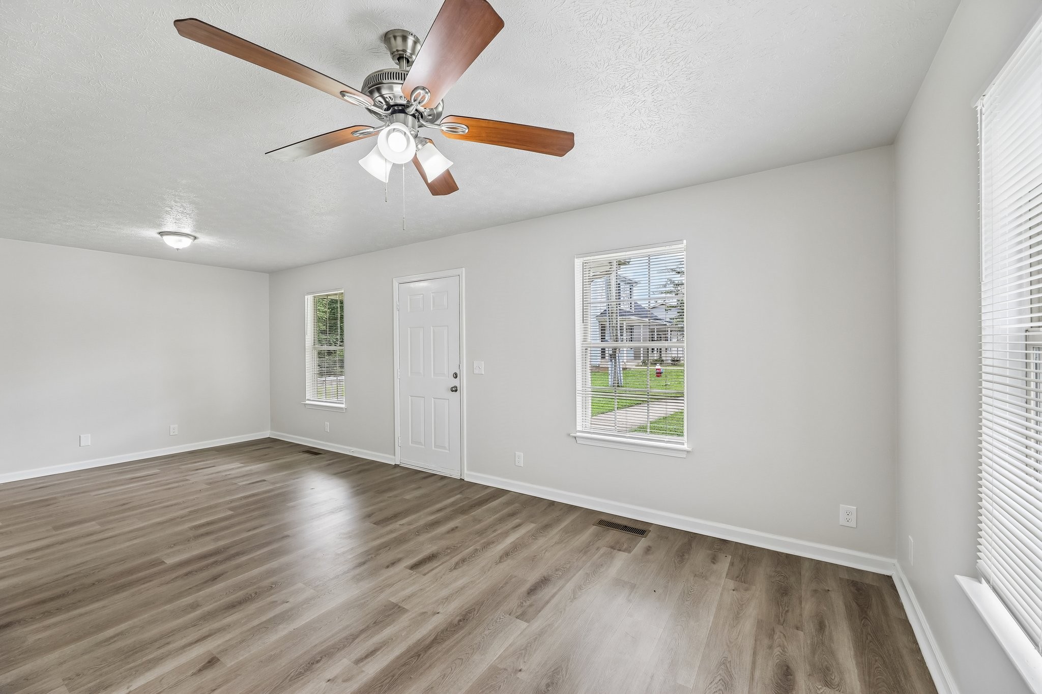 2607 Landrum Ct Property Photo 10