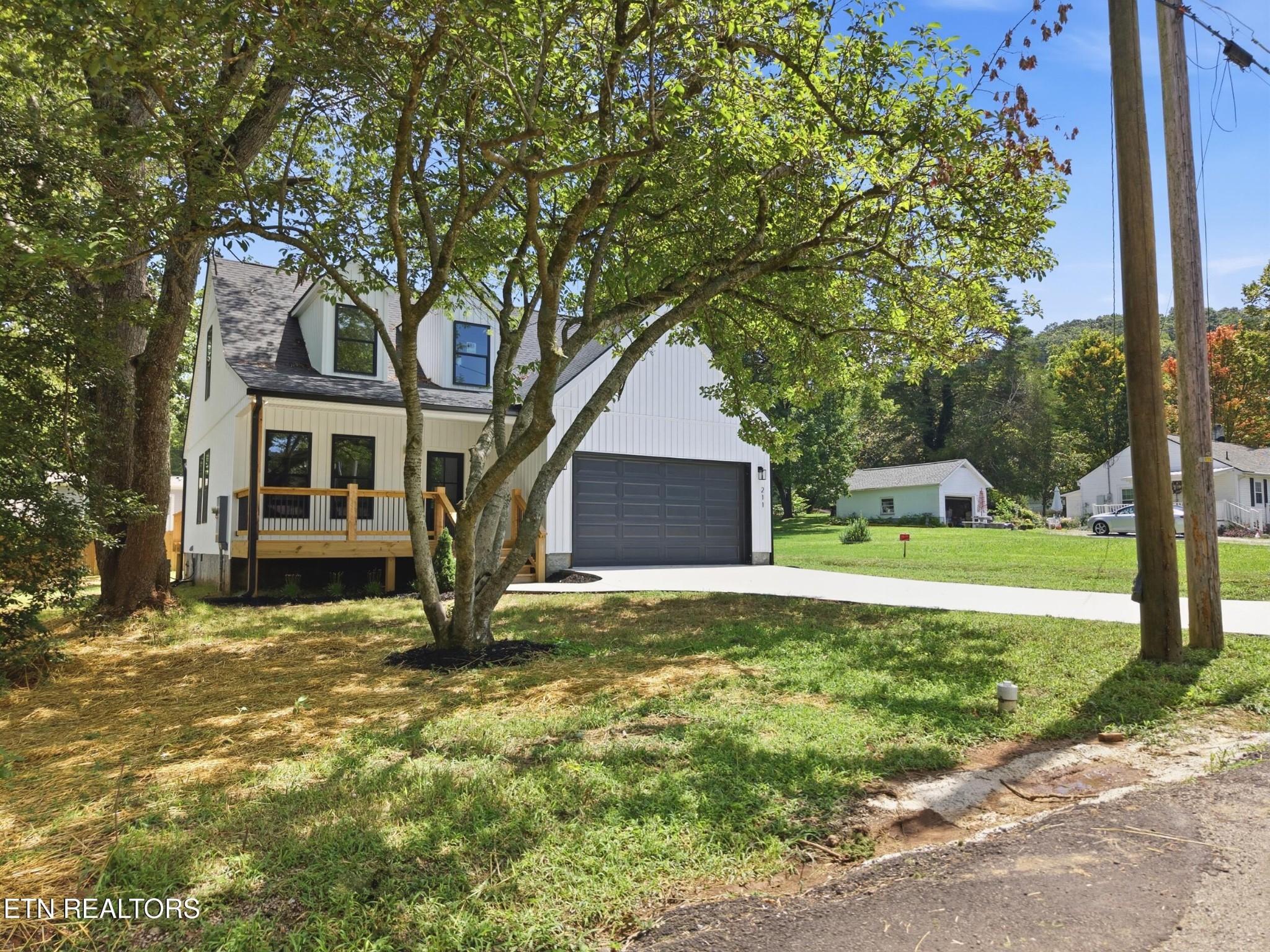 211 Shipe Rd Property Photo 2