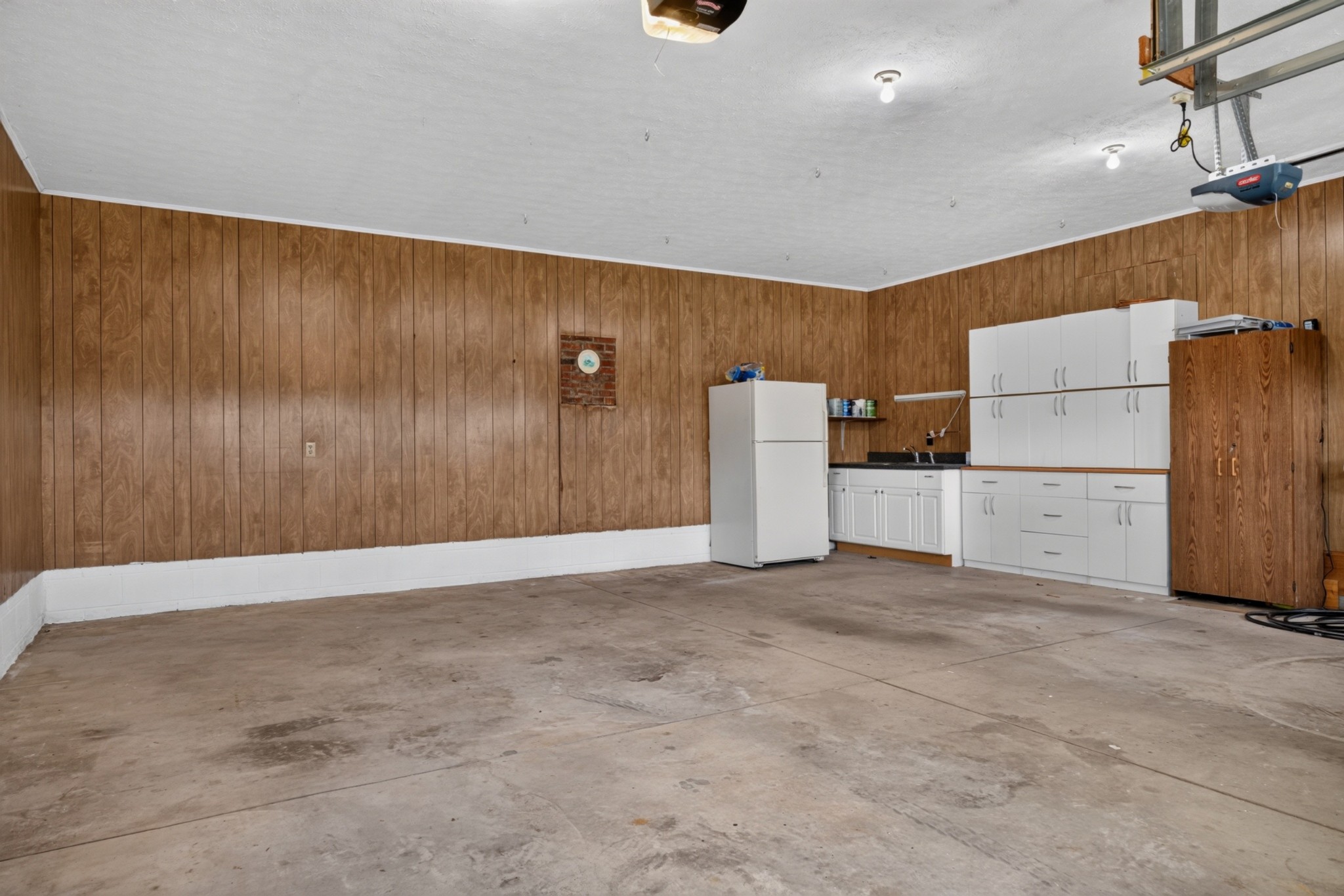 225 Westgate Dr Property Photo 13