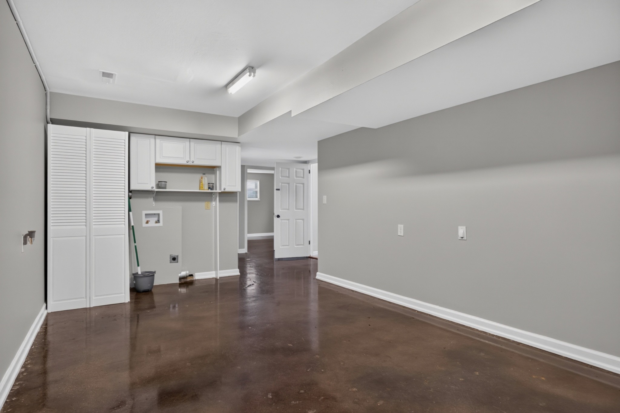 225 Westgate Dr Property Photo 53