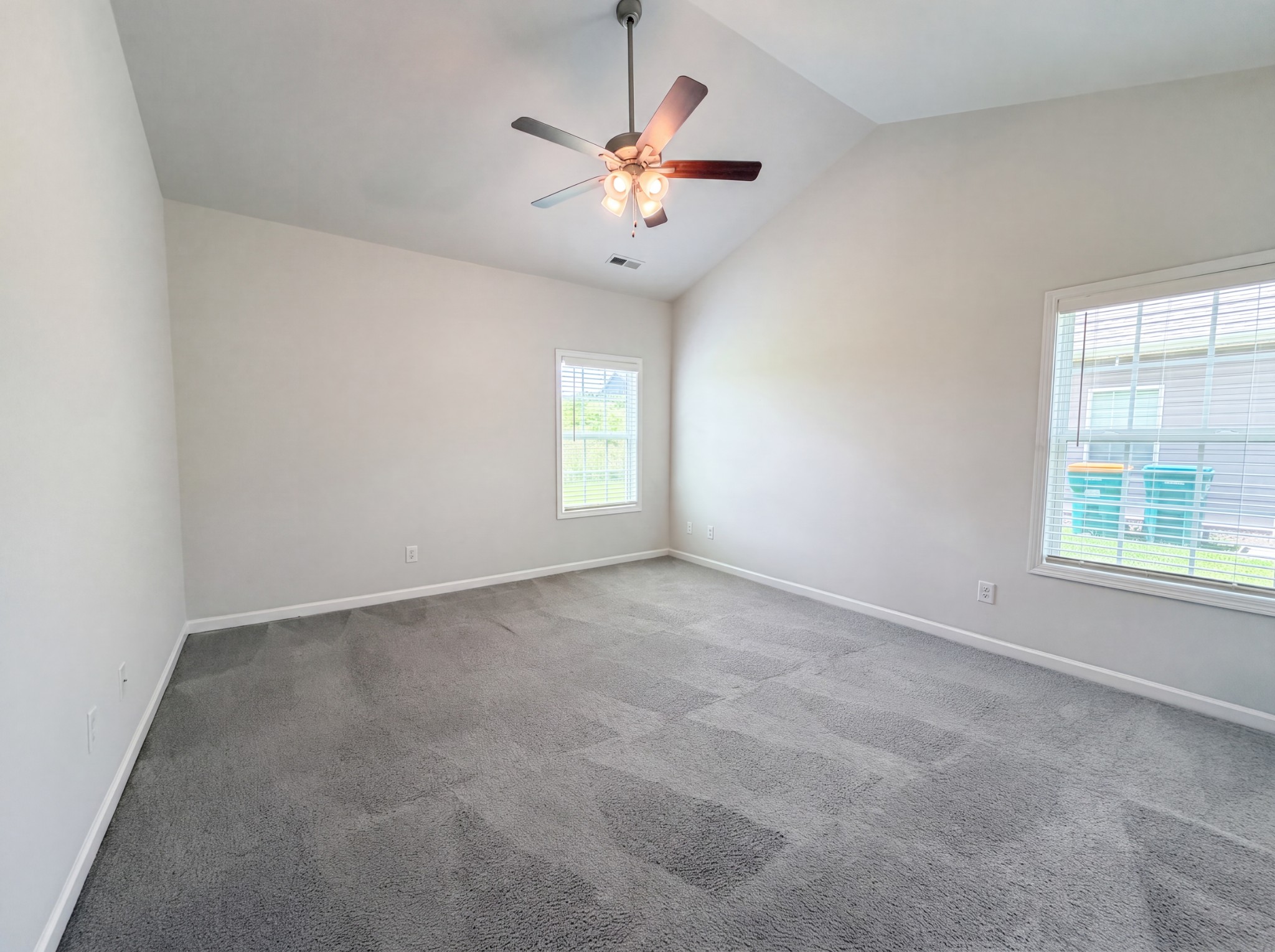 734 Mitscher Dr Property Photo 4