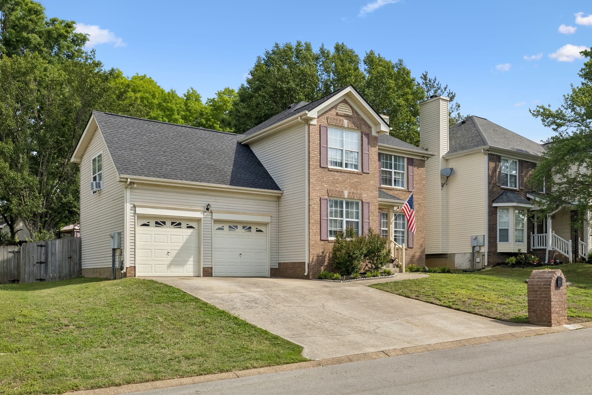 1125 Dawnwood Dr Property Photo 1