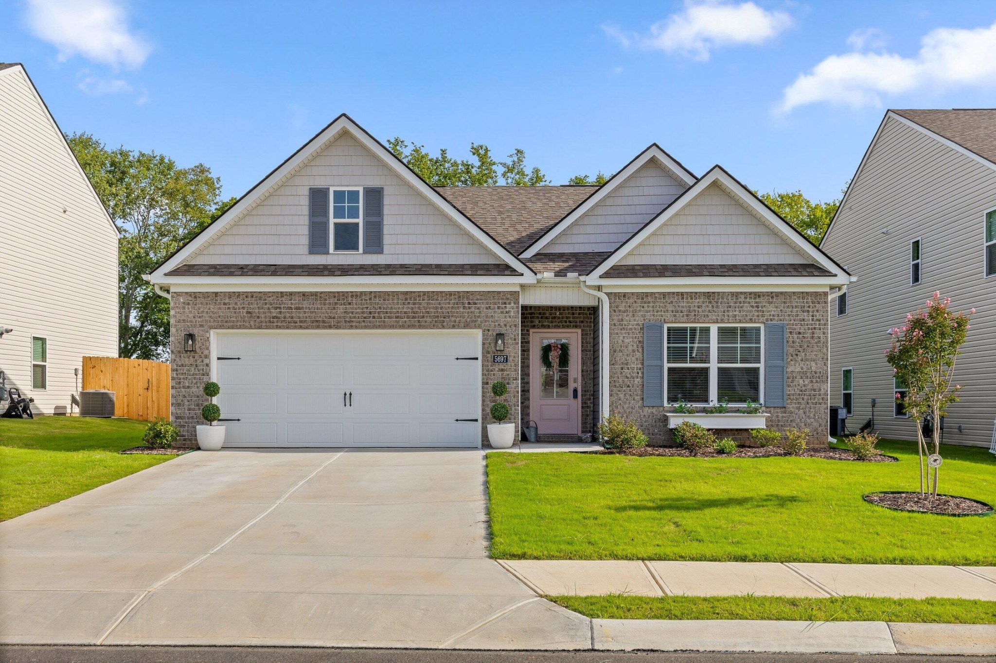 5697 Prickly Loop Property Photo 1