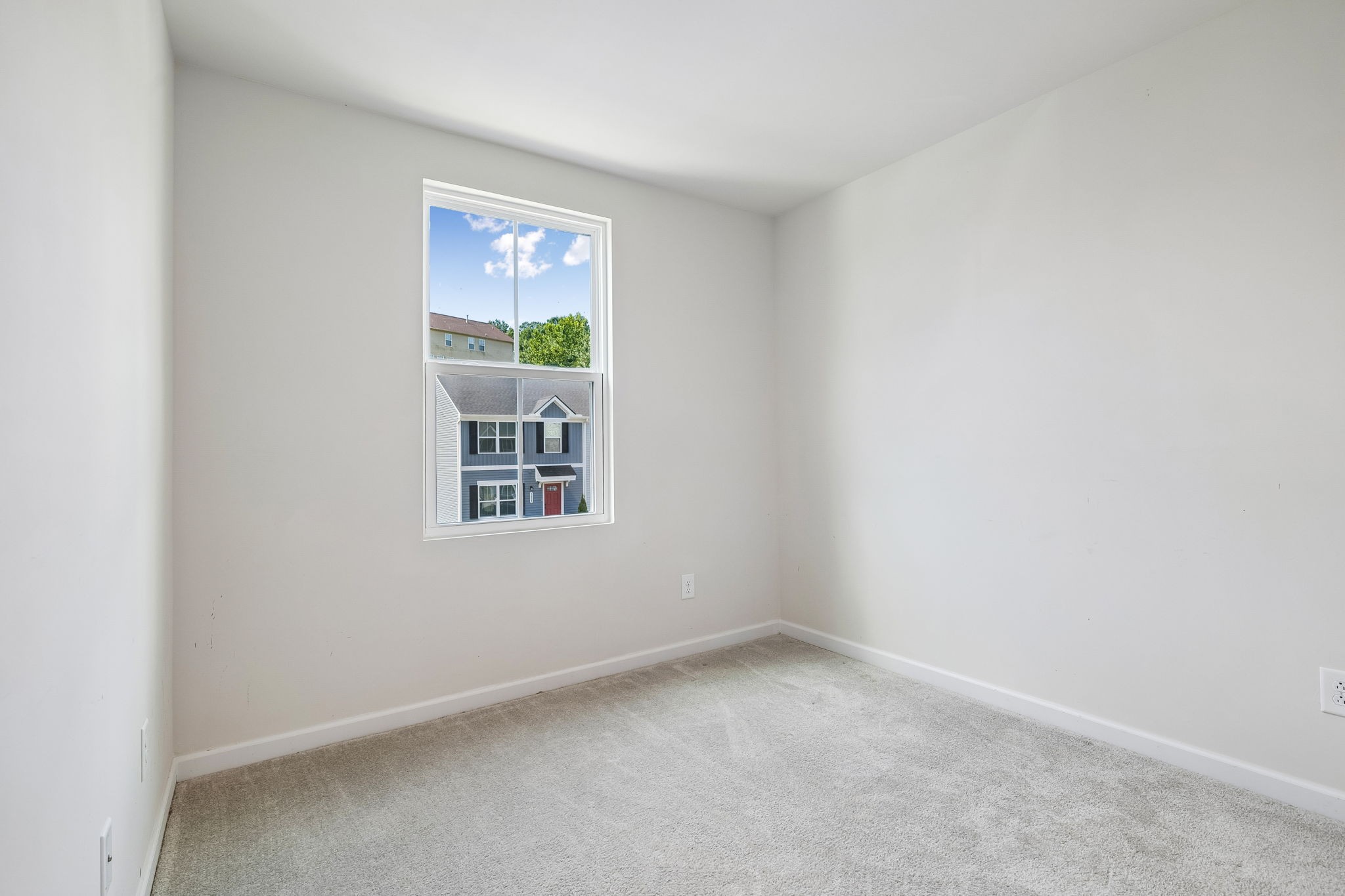 1612 Mountain Ash Ln Property Photo 17