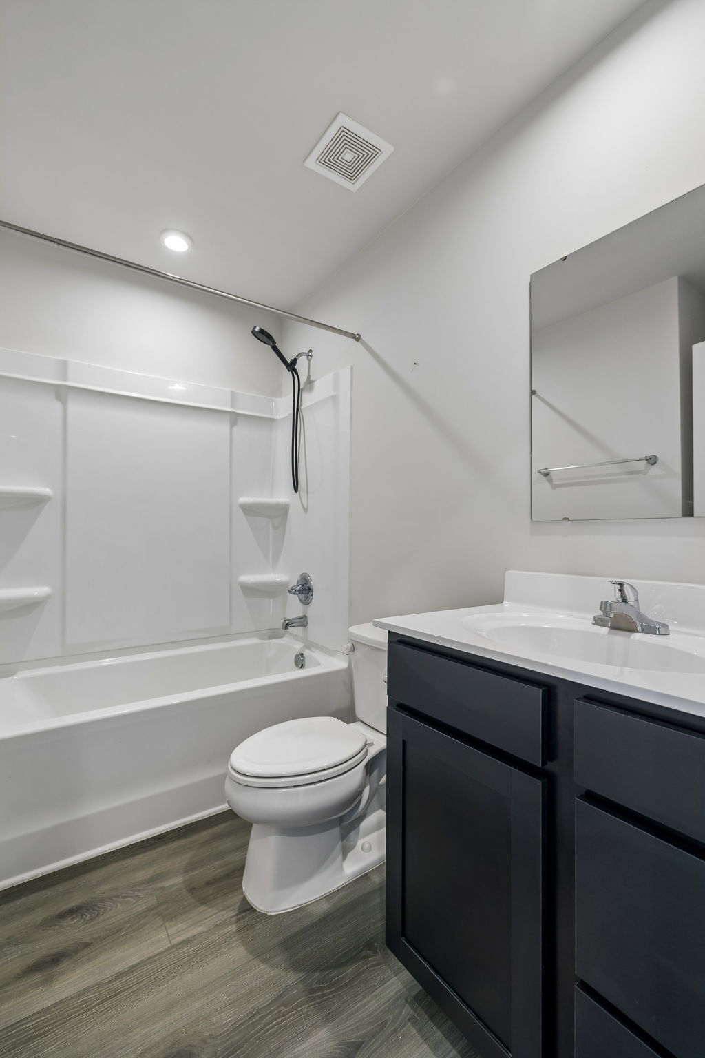 1612 Mountain Ash Ln Property Photo 18