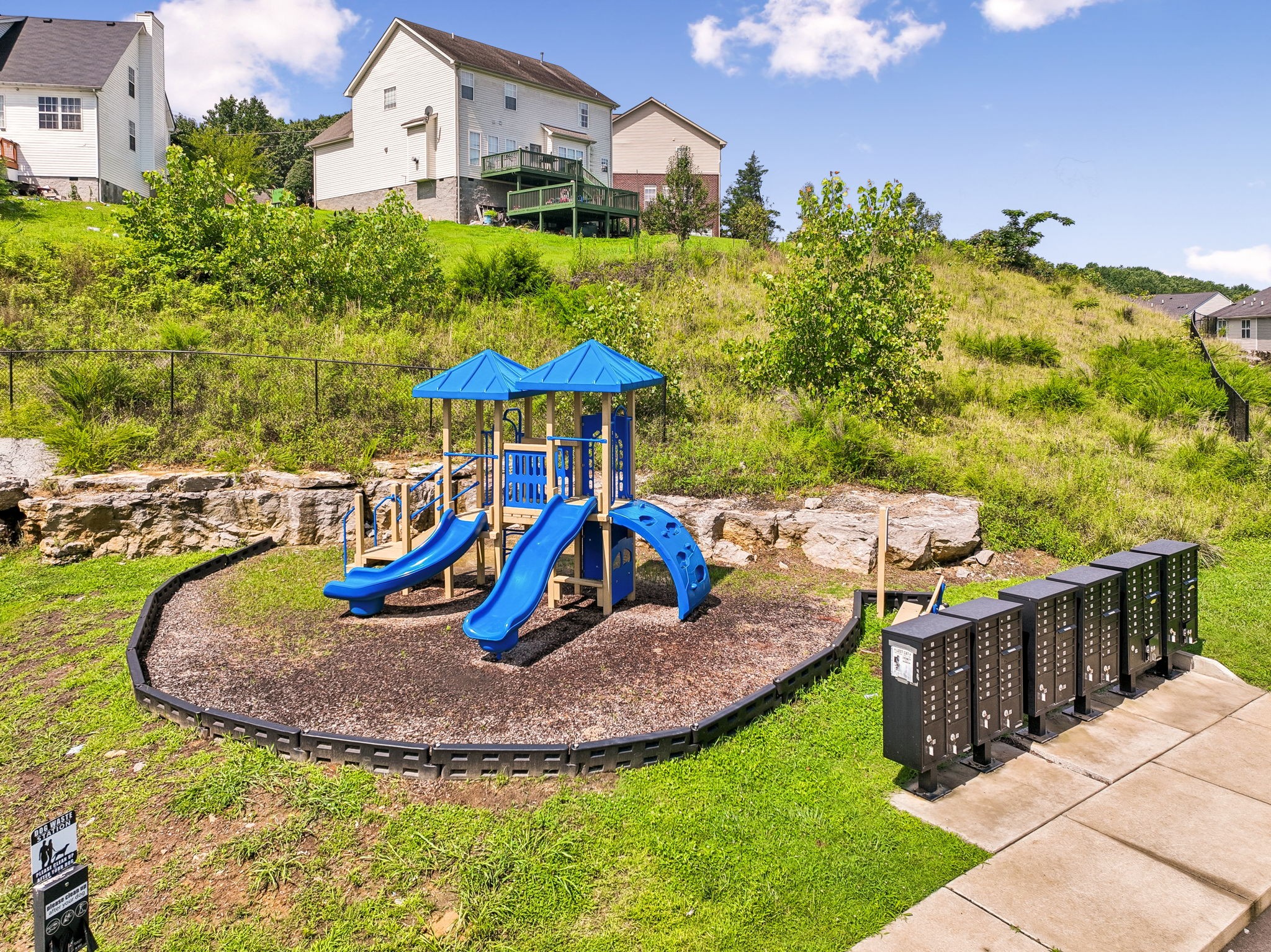1612 Mountain Ash Ln Property Photo 24
