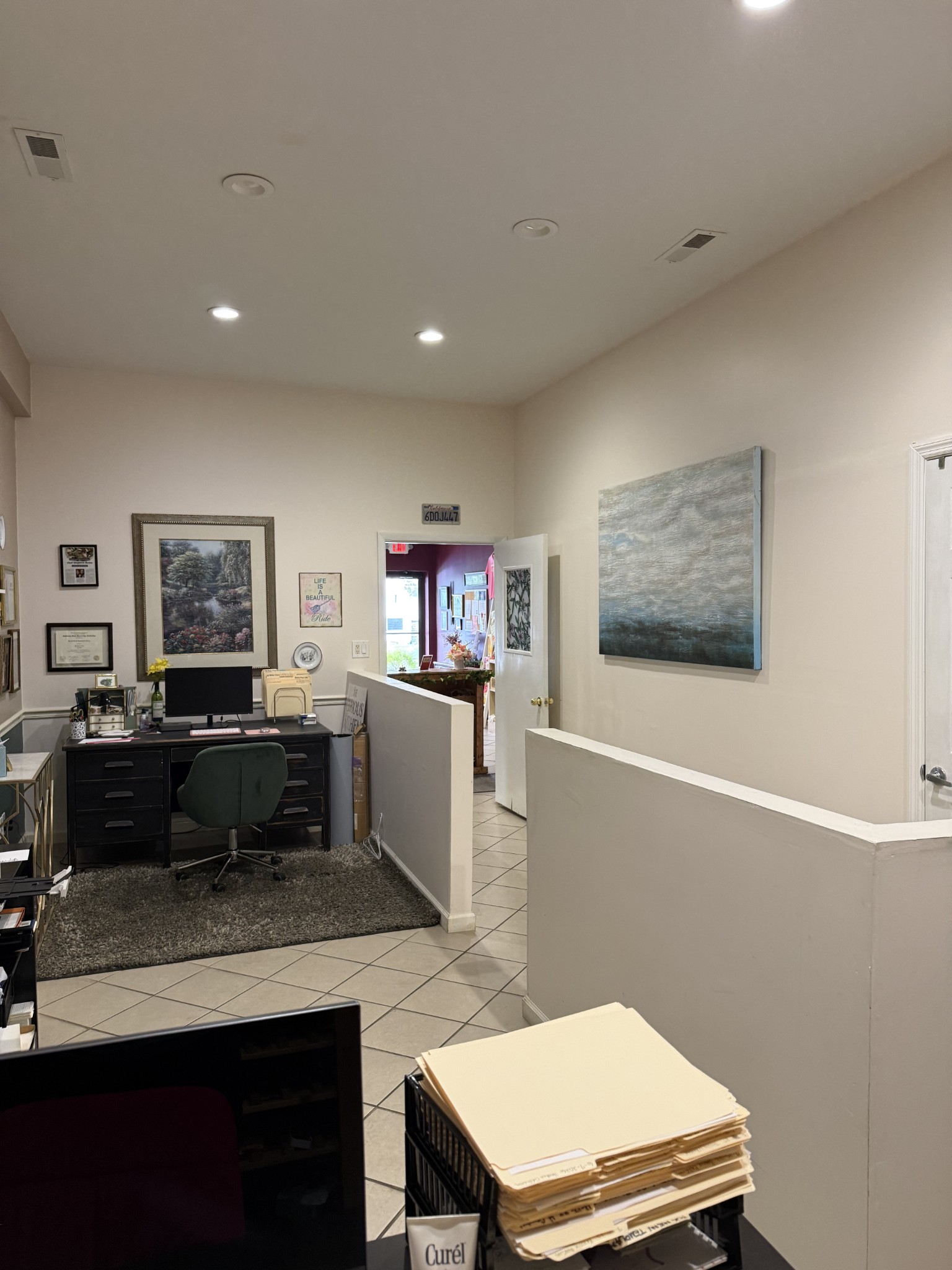327 E State St Property Photo 14