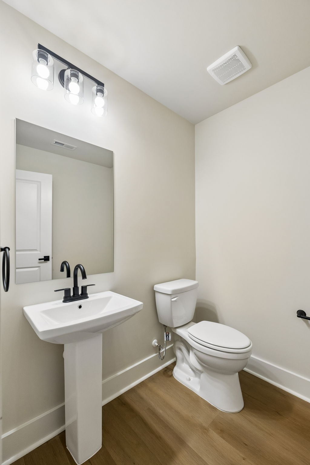 1052 Stagecoach Dr Property Photo 18