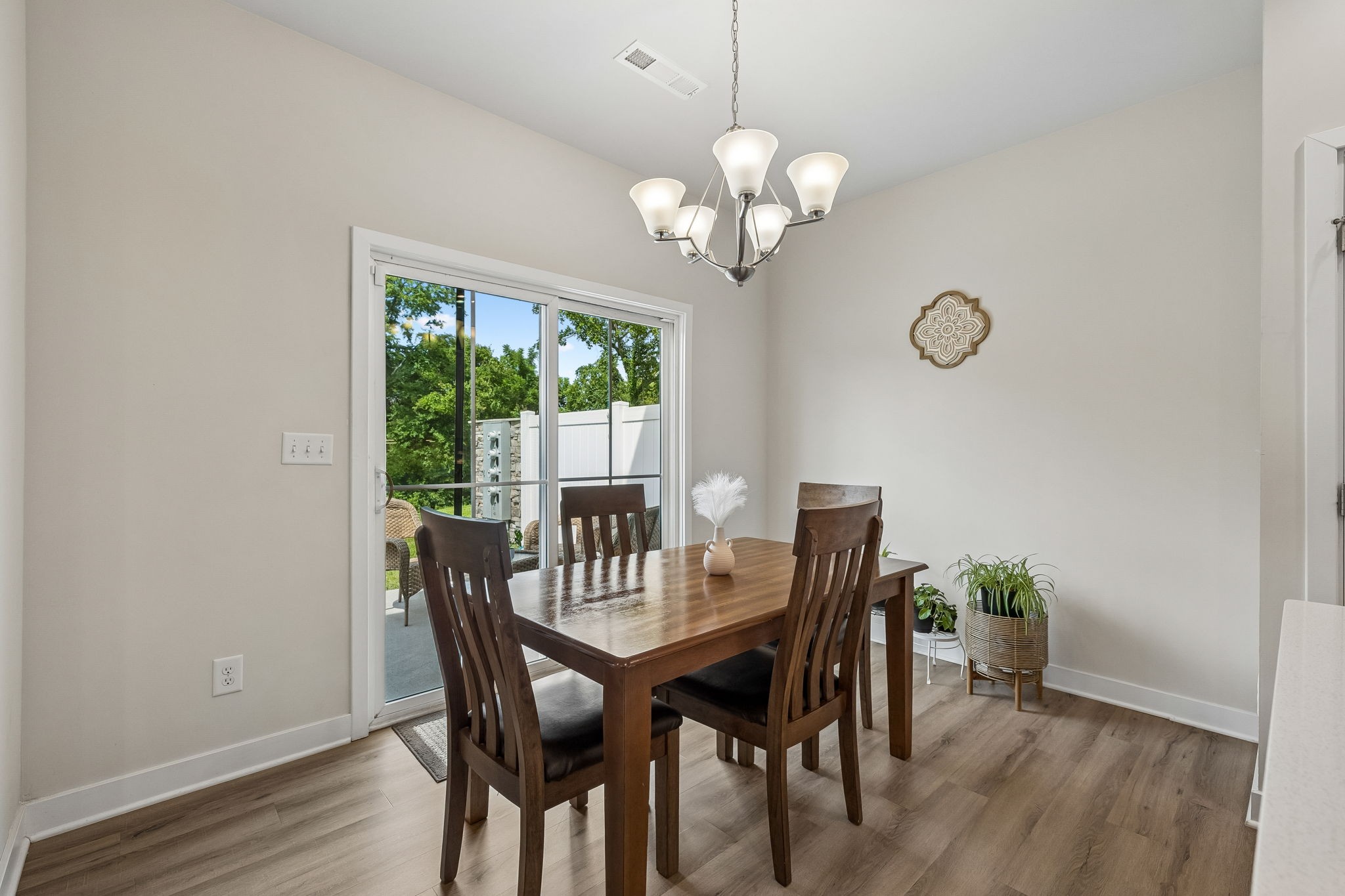 1420 Carderock Springs Dr Property Photo 12