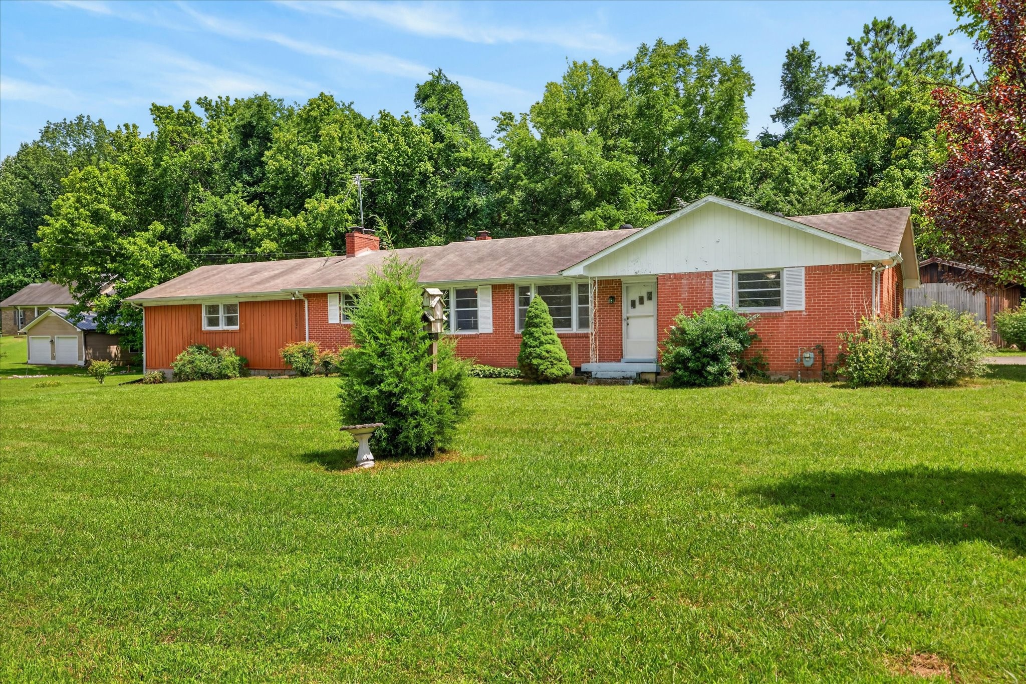 910 Highway 13 Property Photo 4