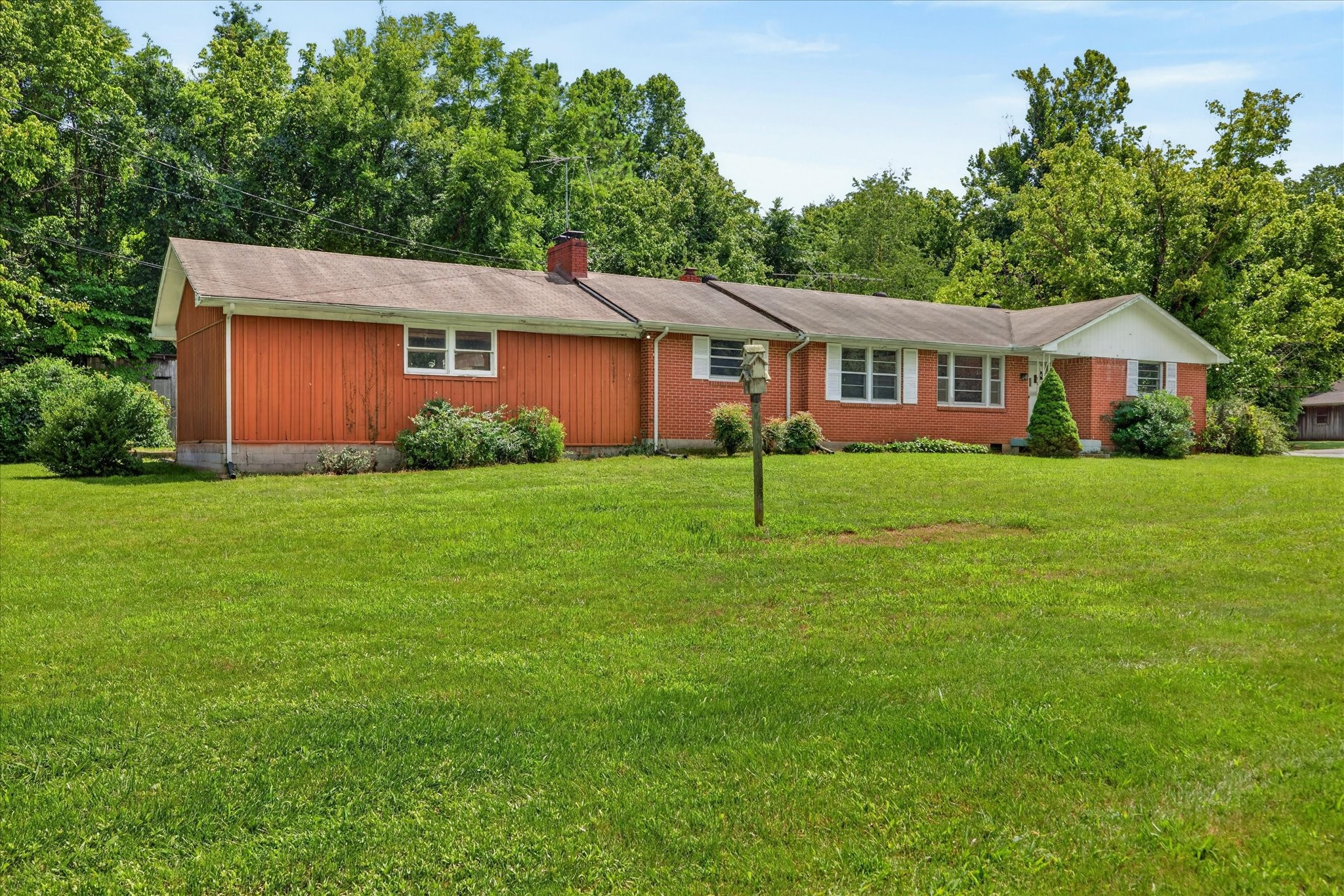 910 Highway 13 Property Photo 6