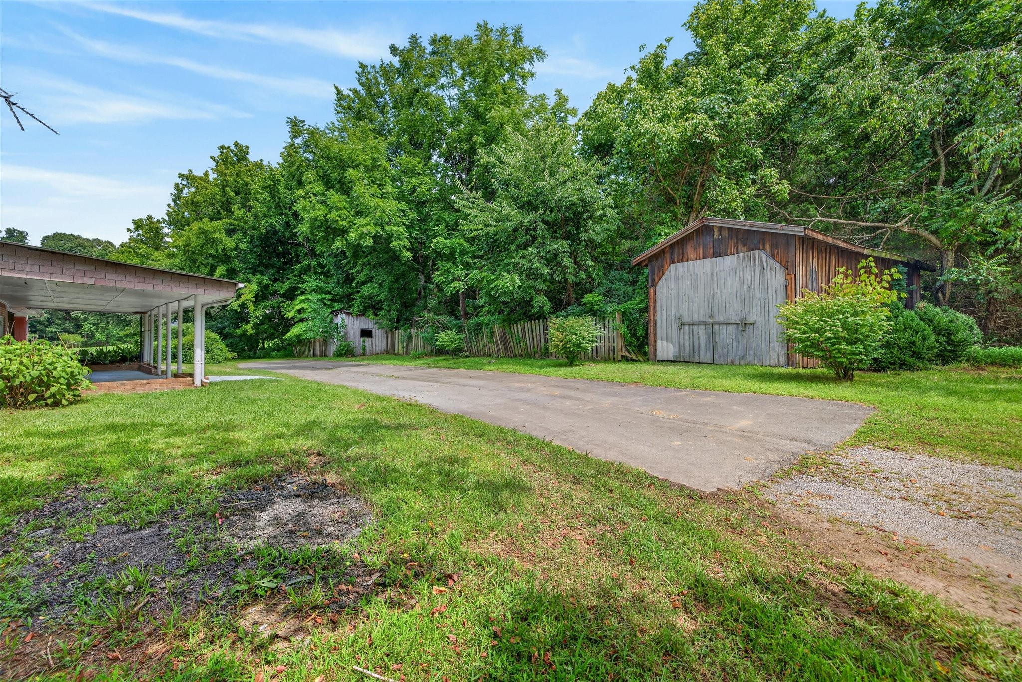 910 Highway 13 Property Photo 34