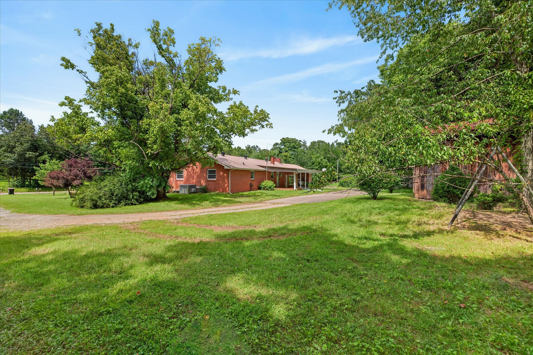 910 Highway 13 Property Photo 36