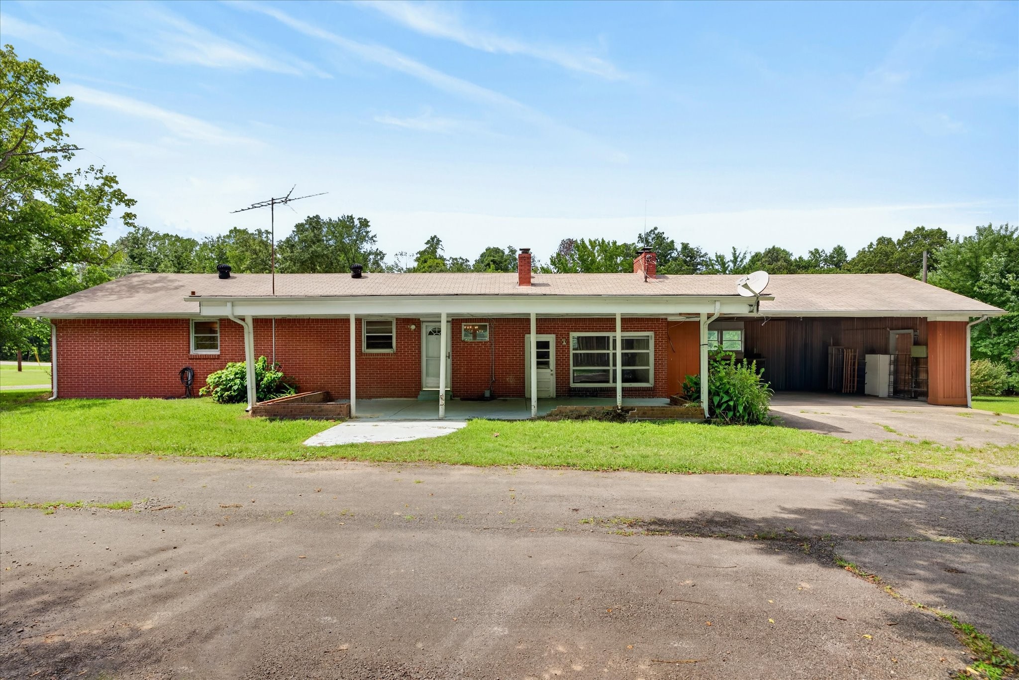 910 Highway 13 Property Photo 40