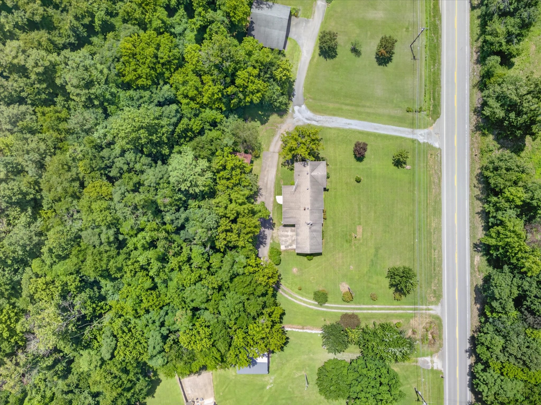 910 Highway 13 Property Photo 43